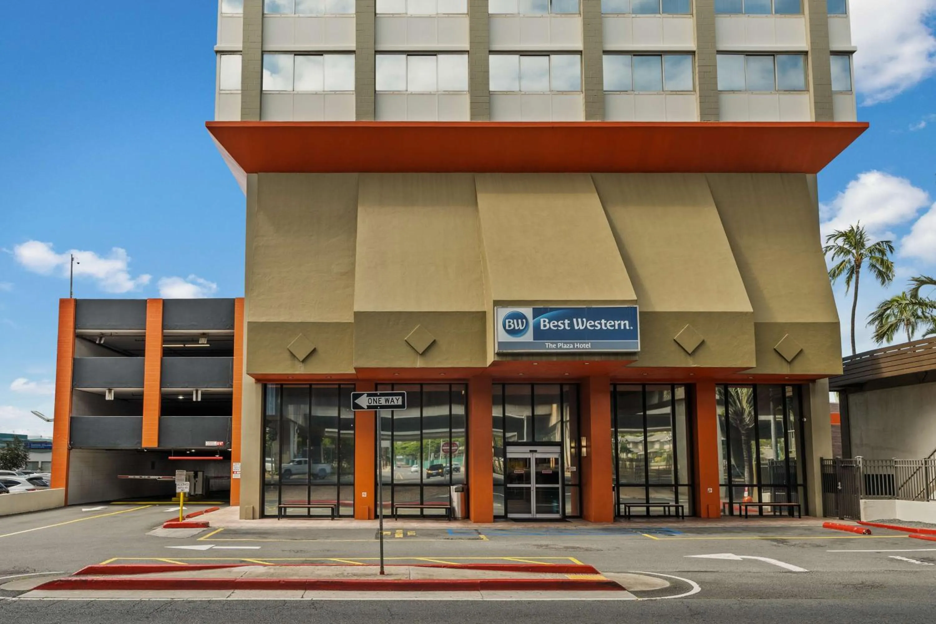 Property building in Best Western The Plaza Hotel Honolulu Airport - Free Breakfast