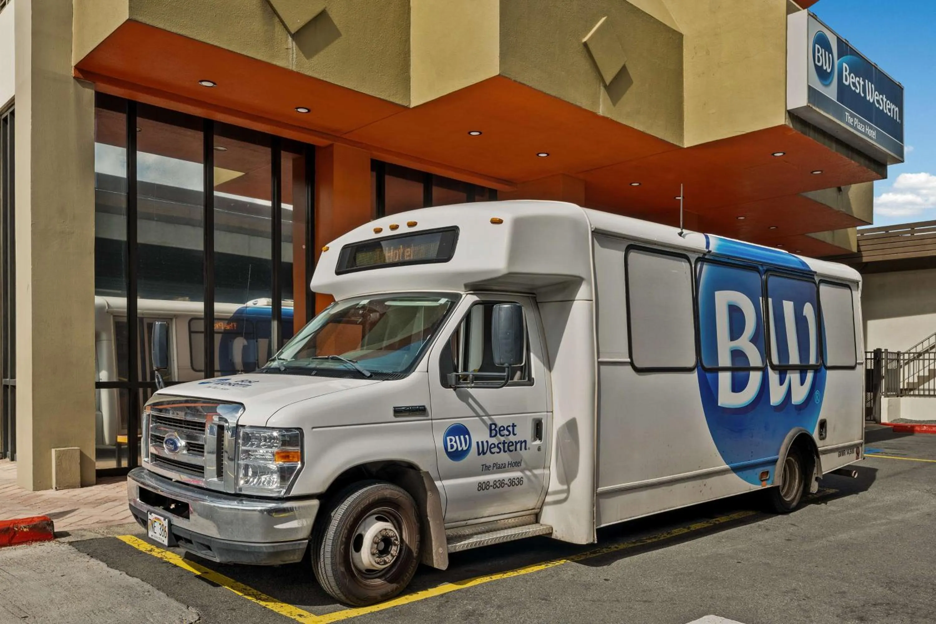 Property building in Best Western The Plaza Hotel Honolulu Airport - Free Breakfast