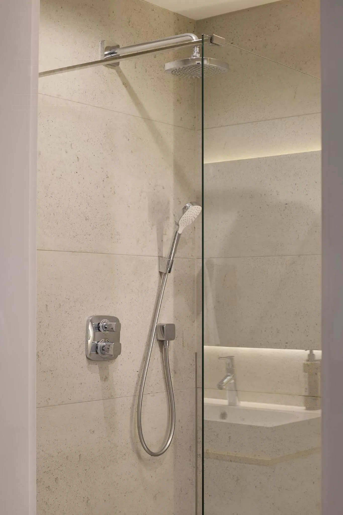 Shower in Fragola Apartments Rajska 3 - modern studios, park