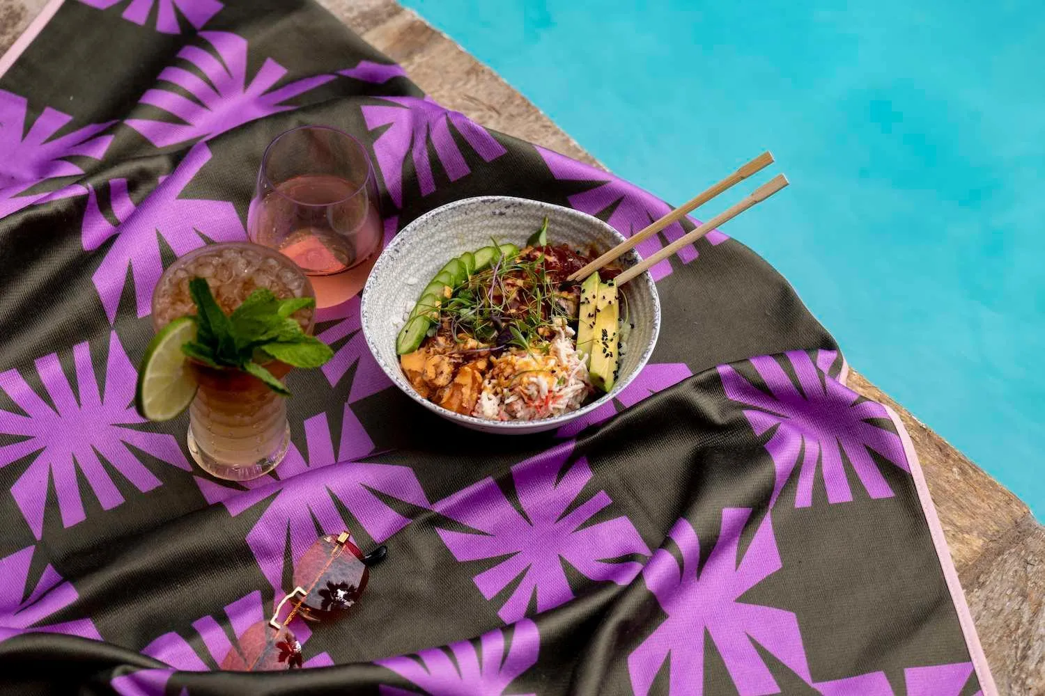 Food and drinks in Wayfinder Waikiki - Voted Top 10 Best Hotels in Hawaii!