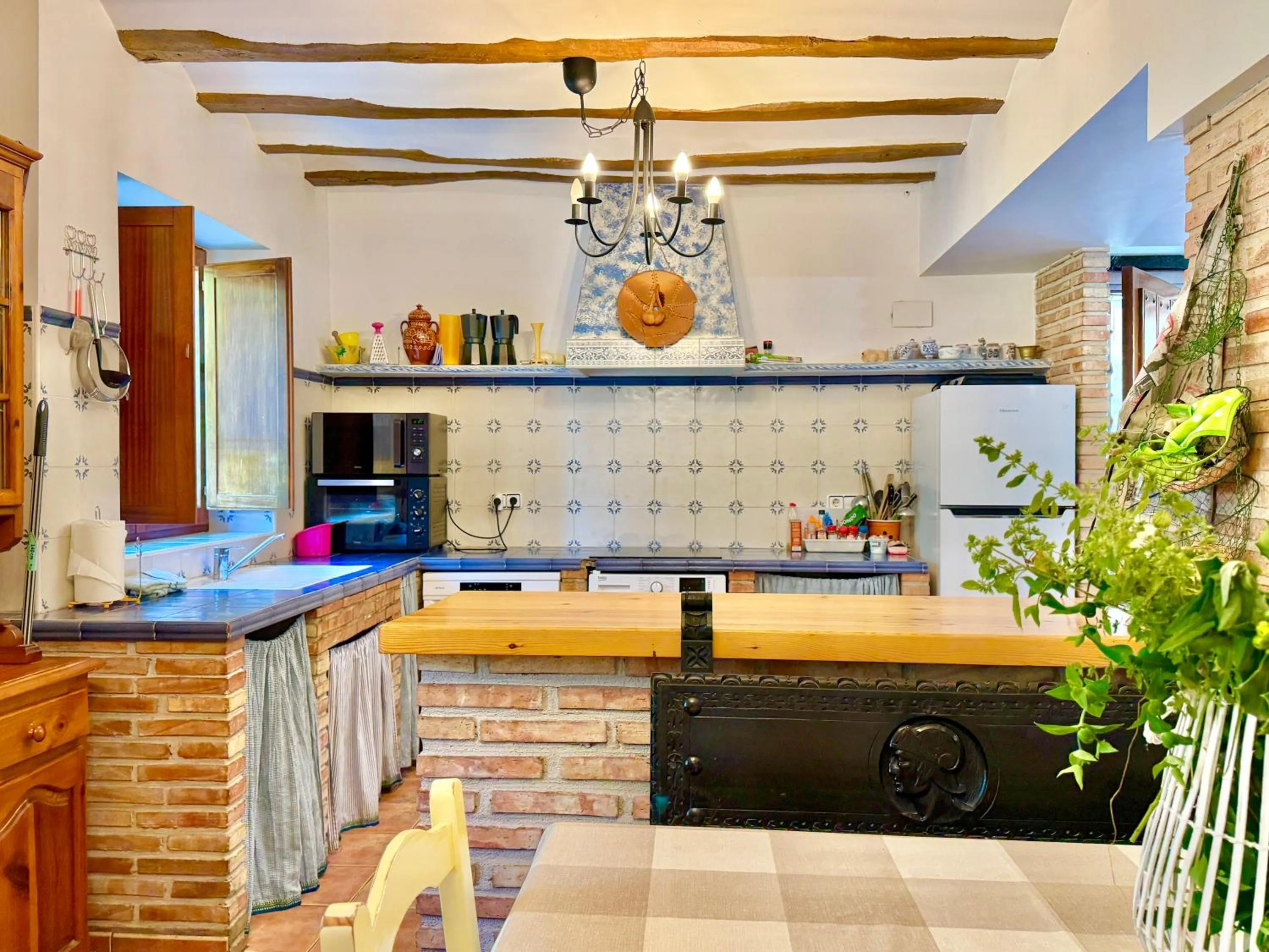 kitchen in Hotel Rural Villa Liquidámbar