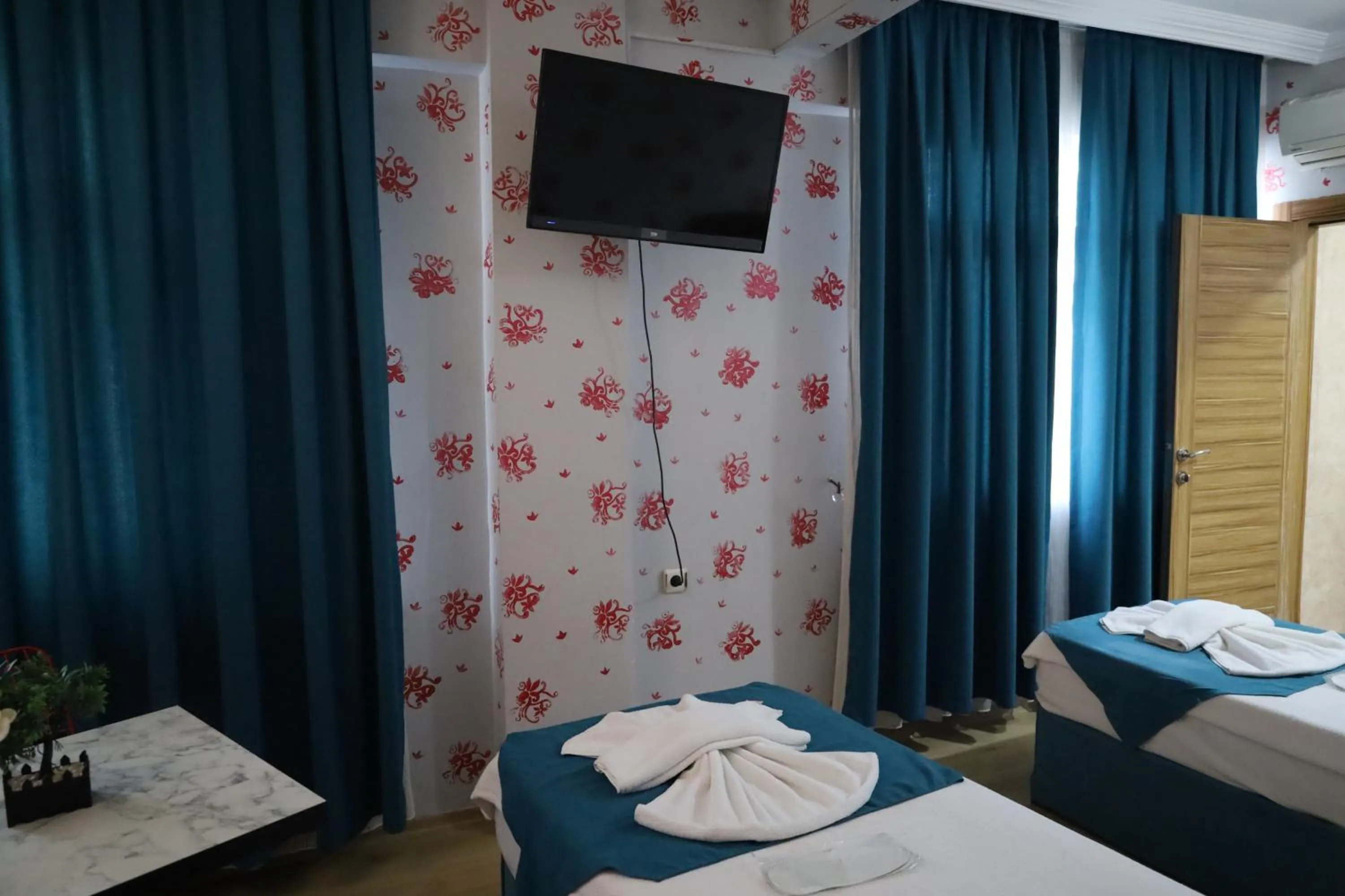 TV and multimedia, Bed in Galaxy Hotel Sultanahmet