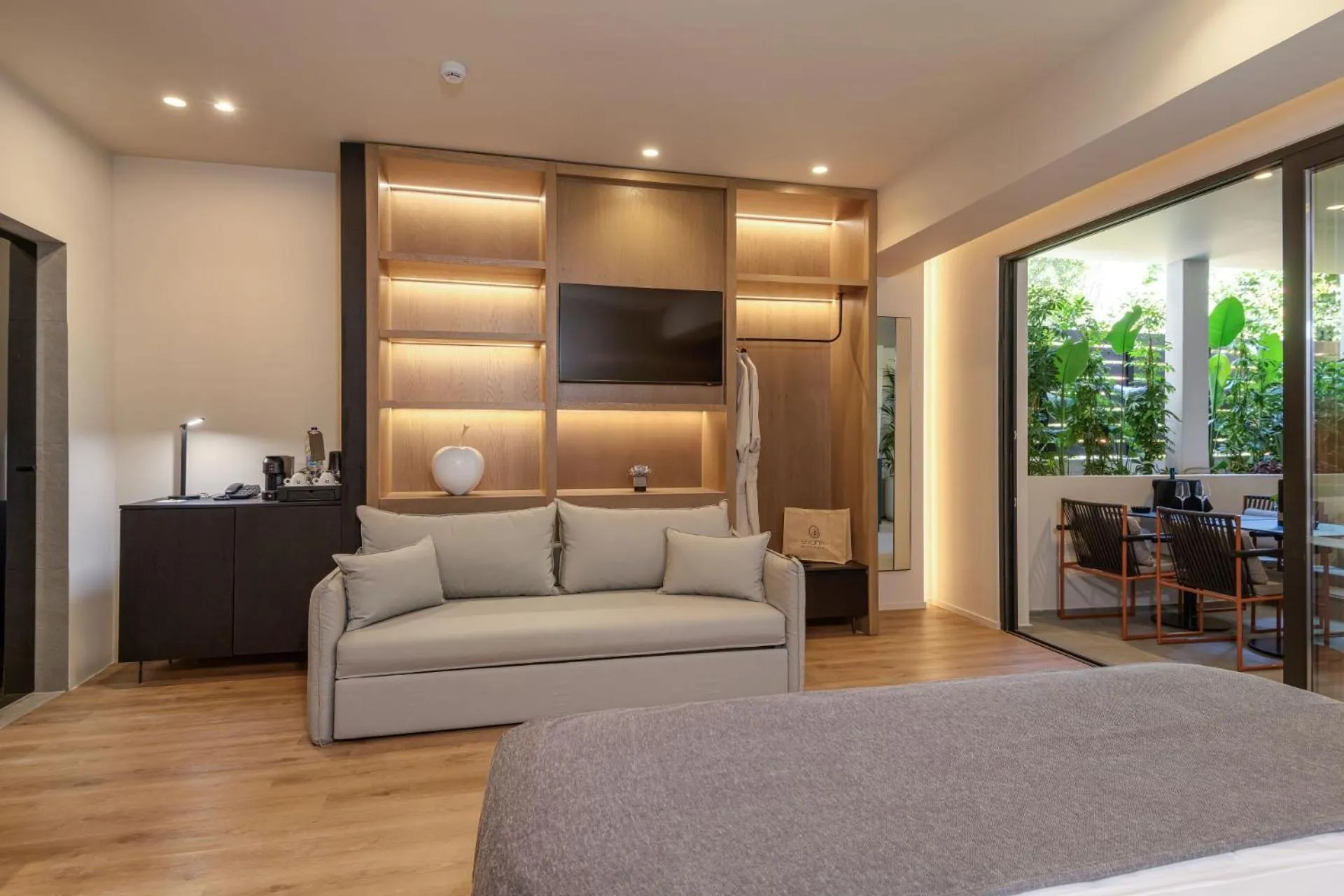 Bed in Evanik Chic Hotel