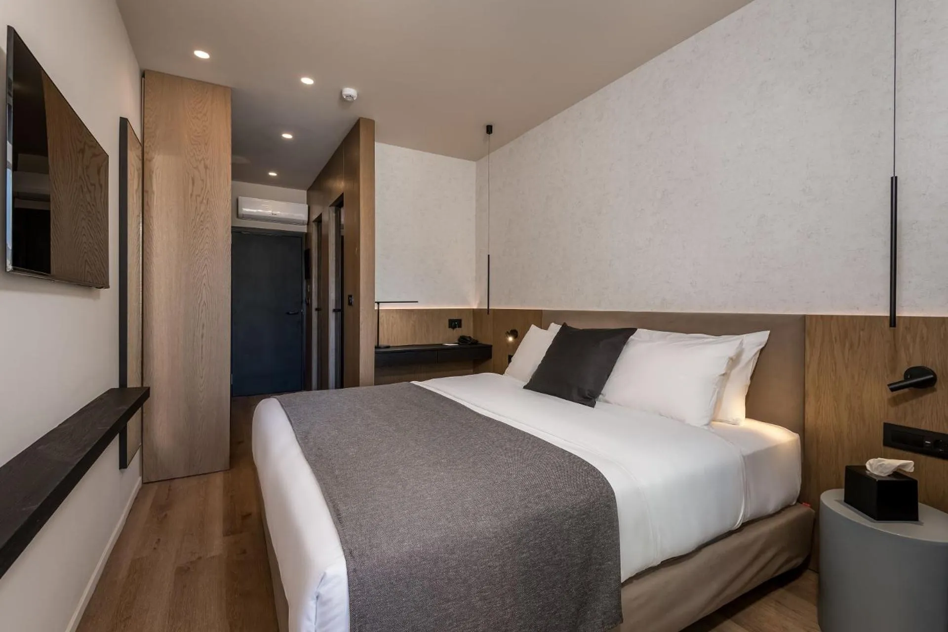 Bed in Evanik Chic Hotel