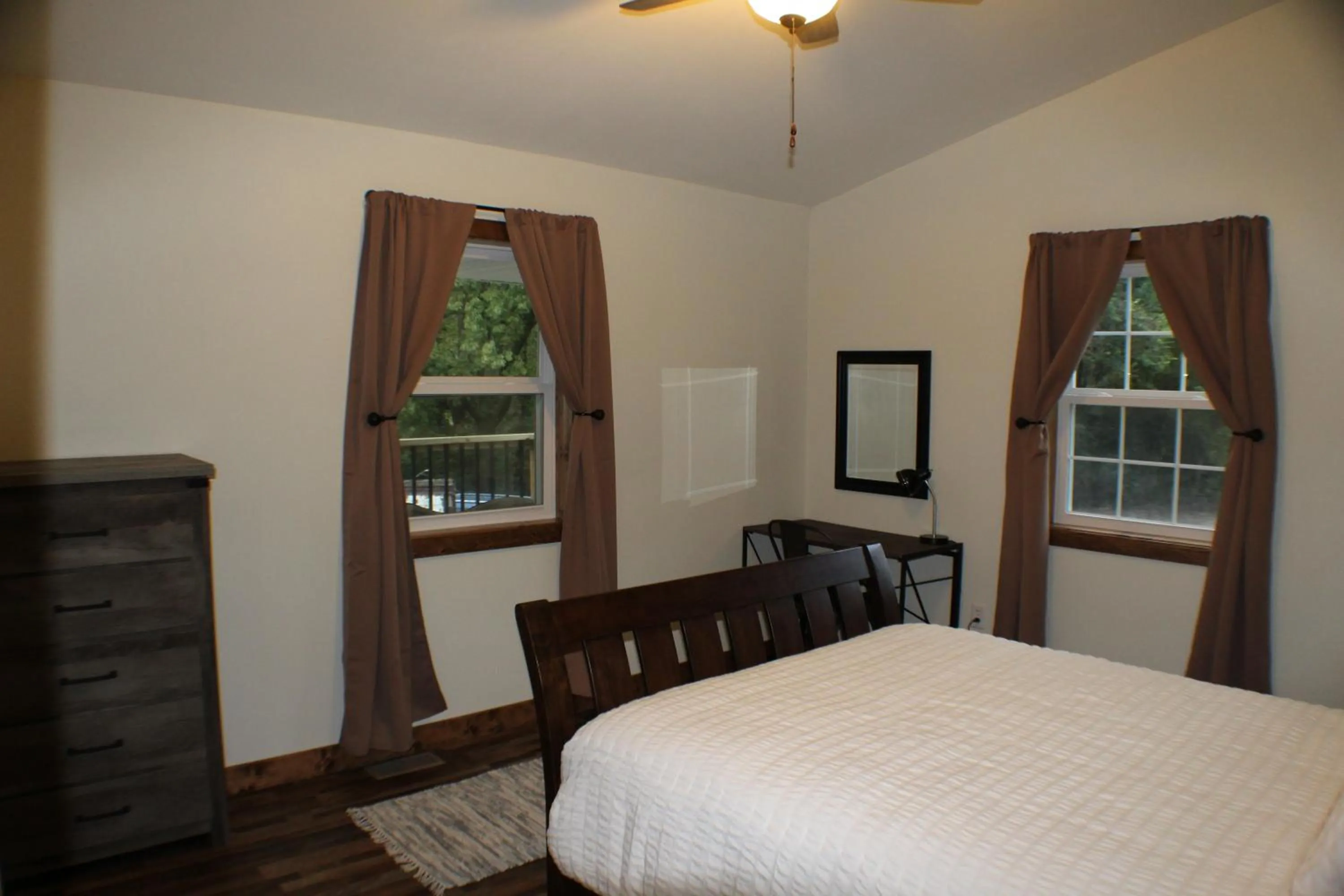 Bed in Trailhead Suites