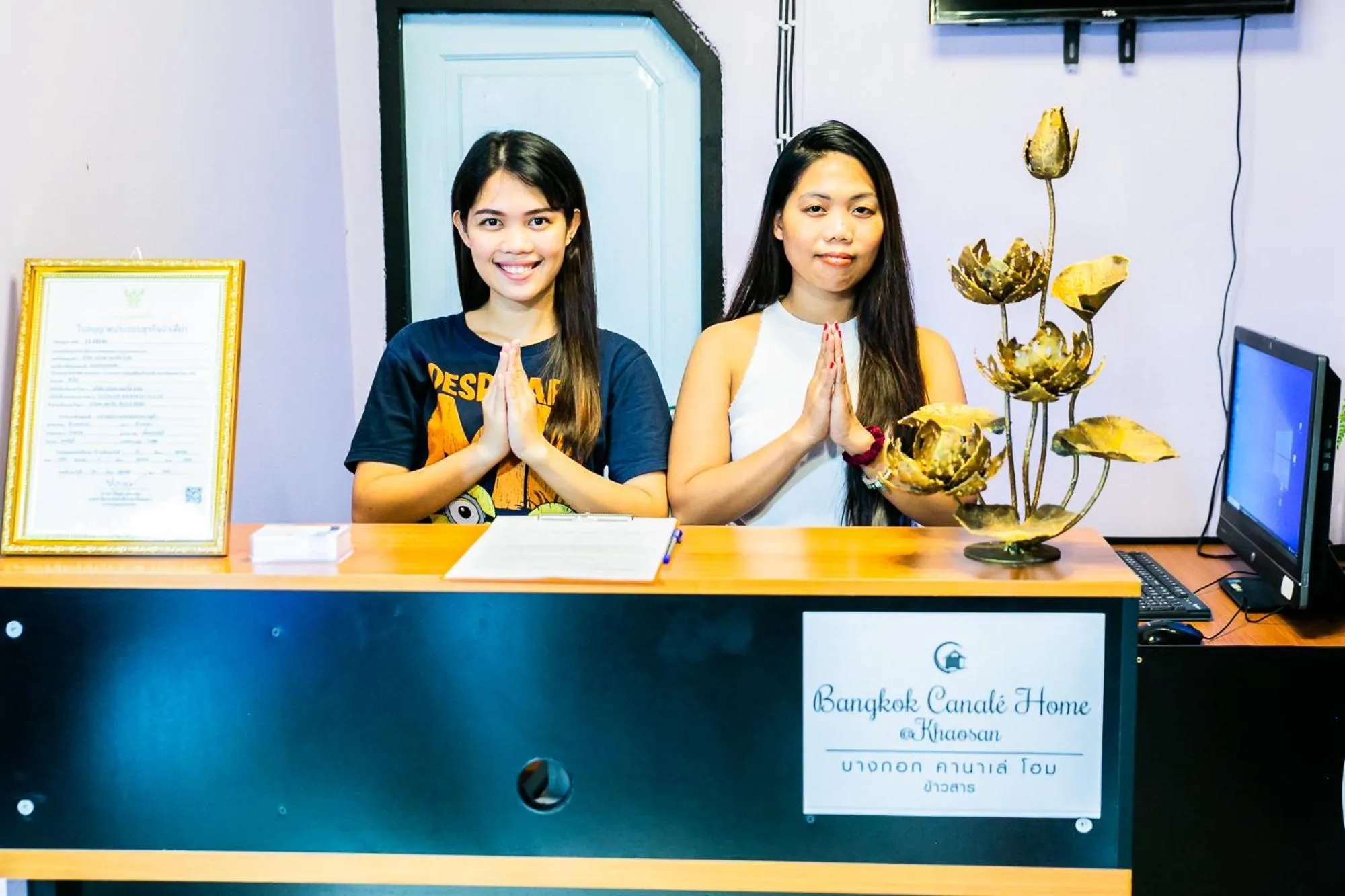 Staff in Bangkok Canale Home at Khaosarn