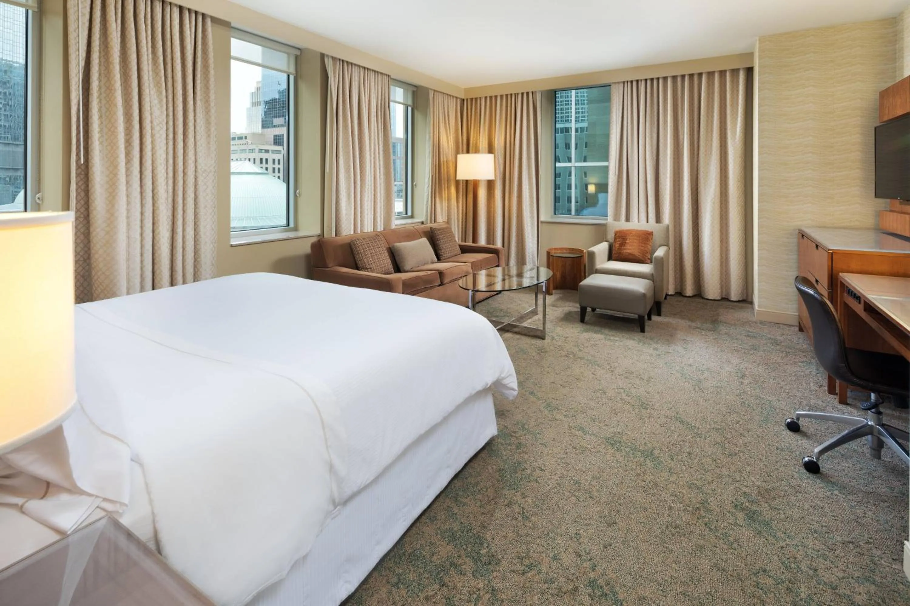 Photo of the whole room, Bed in The Westin Minneapolis