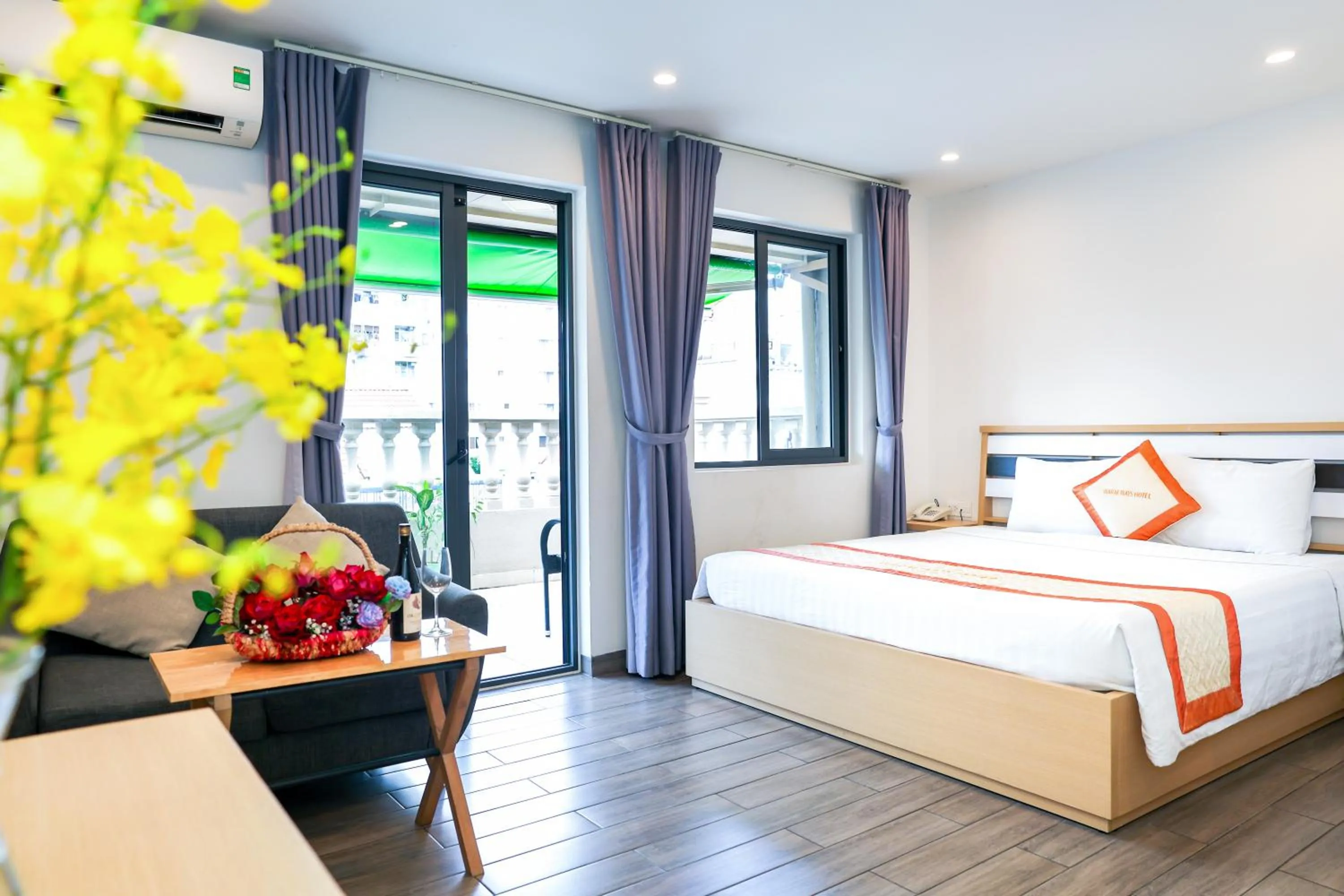 Bed in Warm Ways Hotel & Serviced Apartments