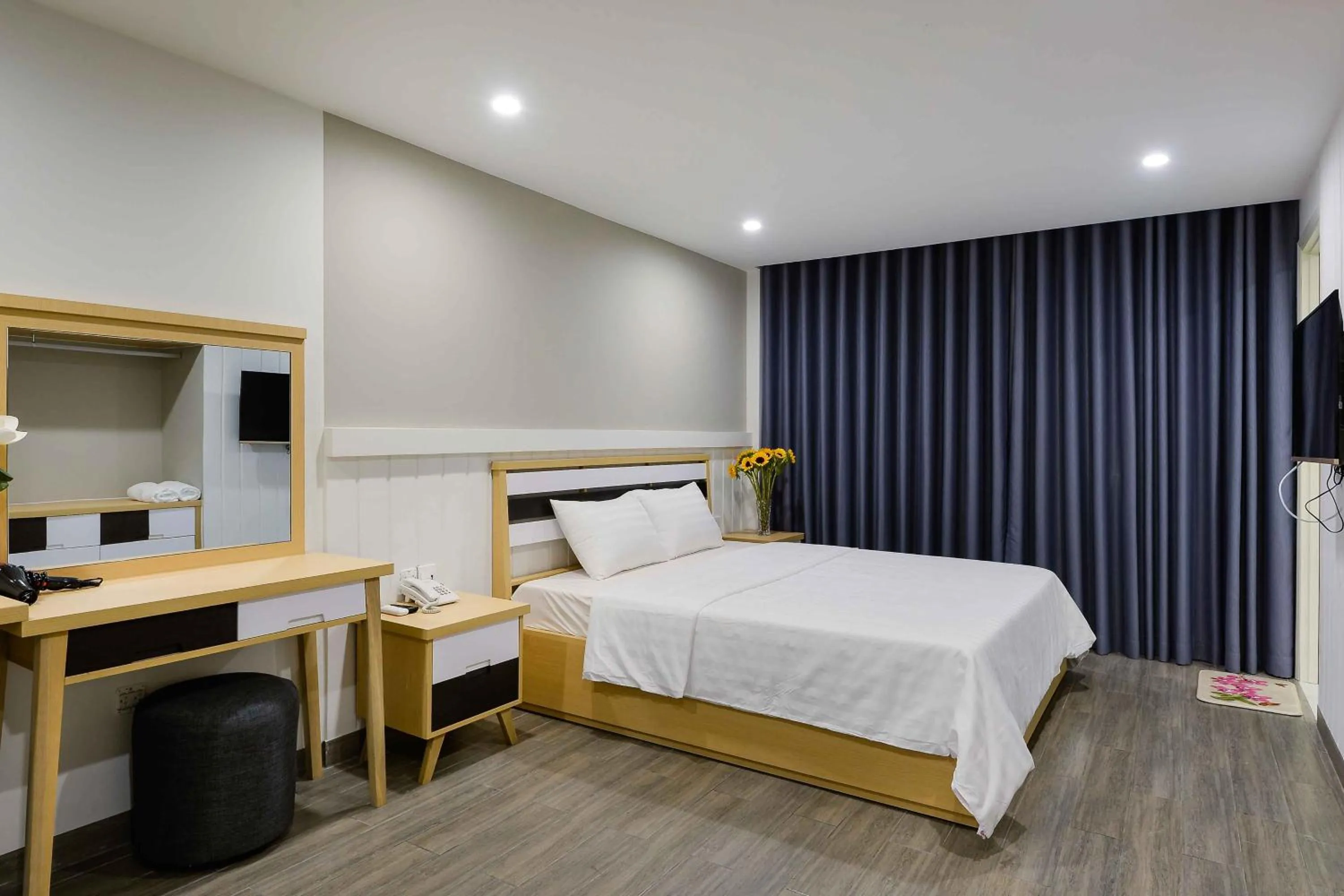 Bed in Warm Ways Hotel & Serviced Apartments