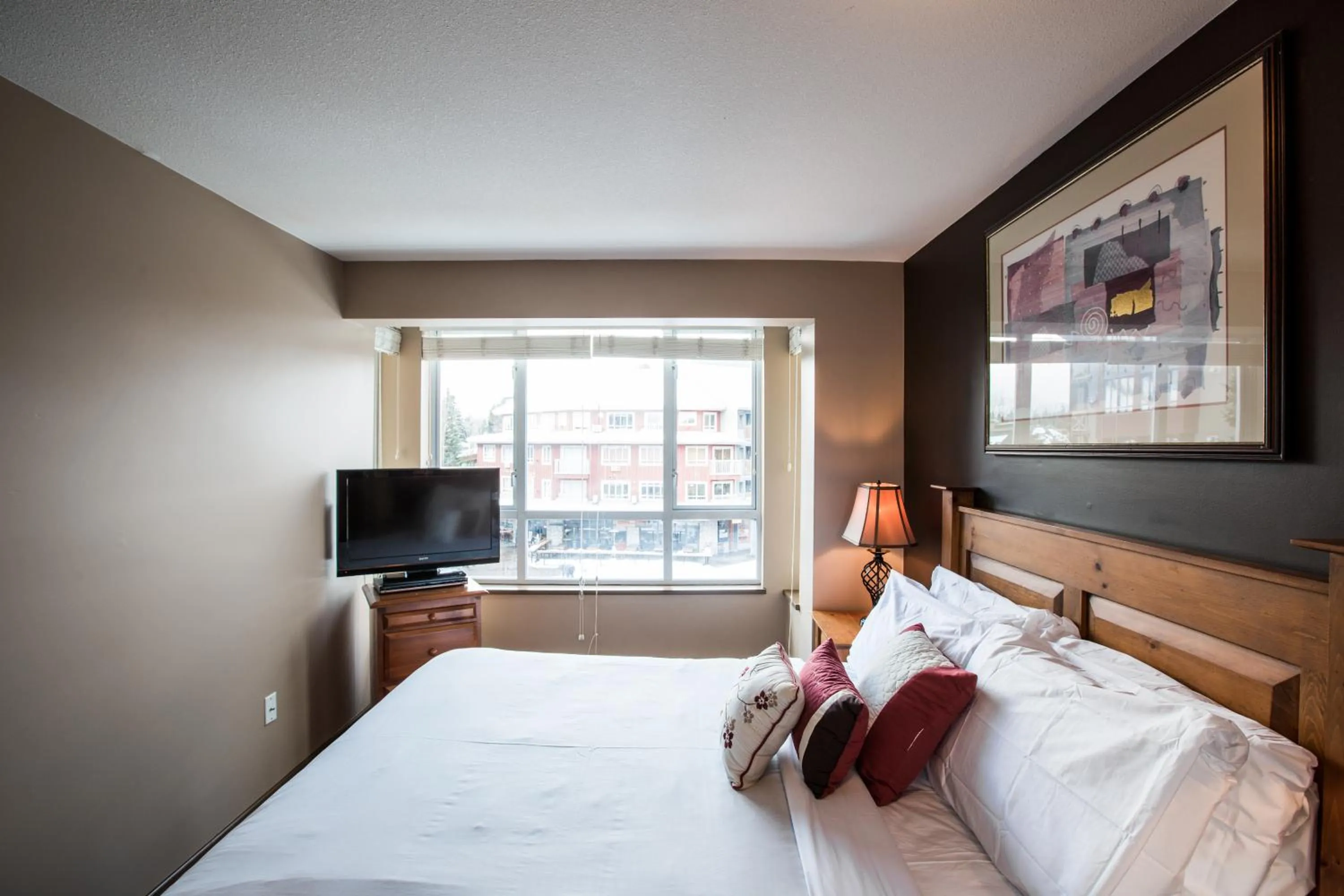 Bedroom, Bed in Whistler Blackcomb Vacation Rentals - Village North