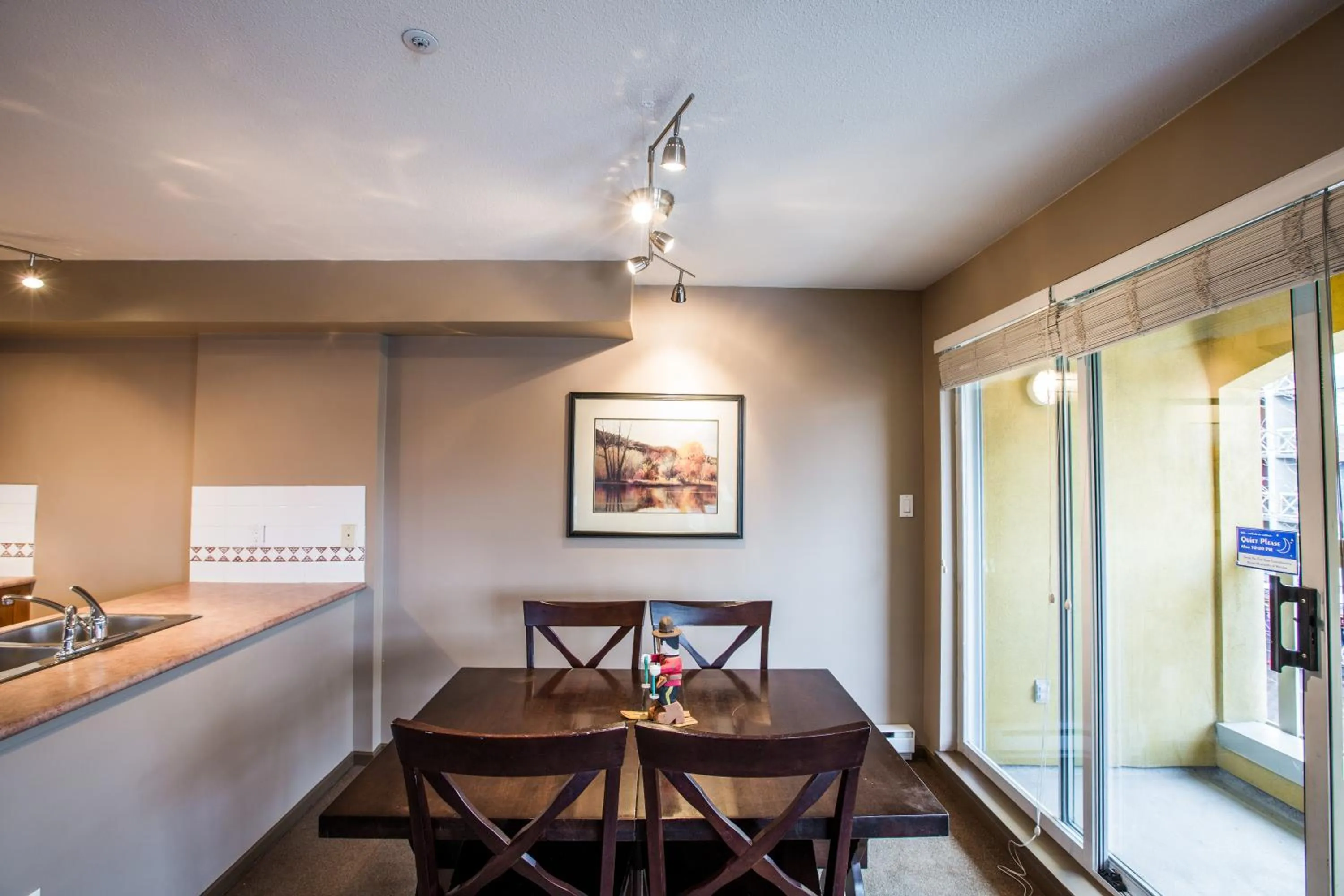 Dining area in Whistler Blackcomb Vacation Rentals - Village North