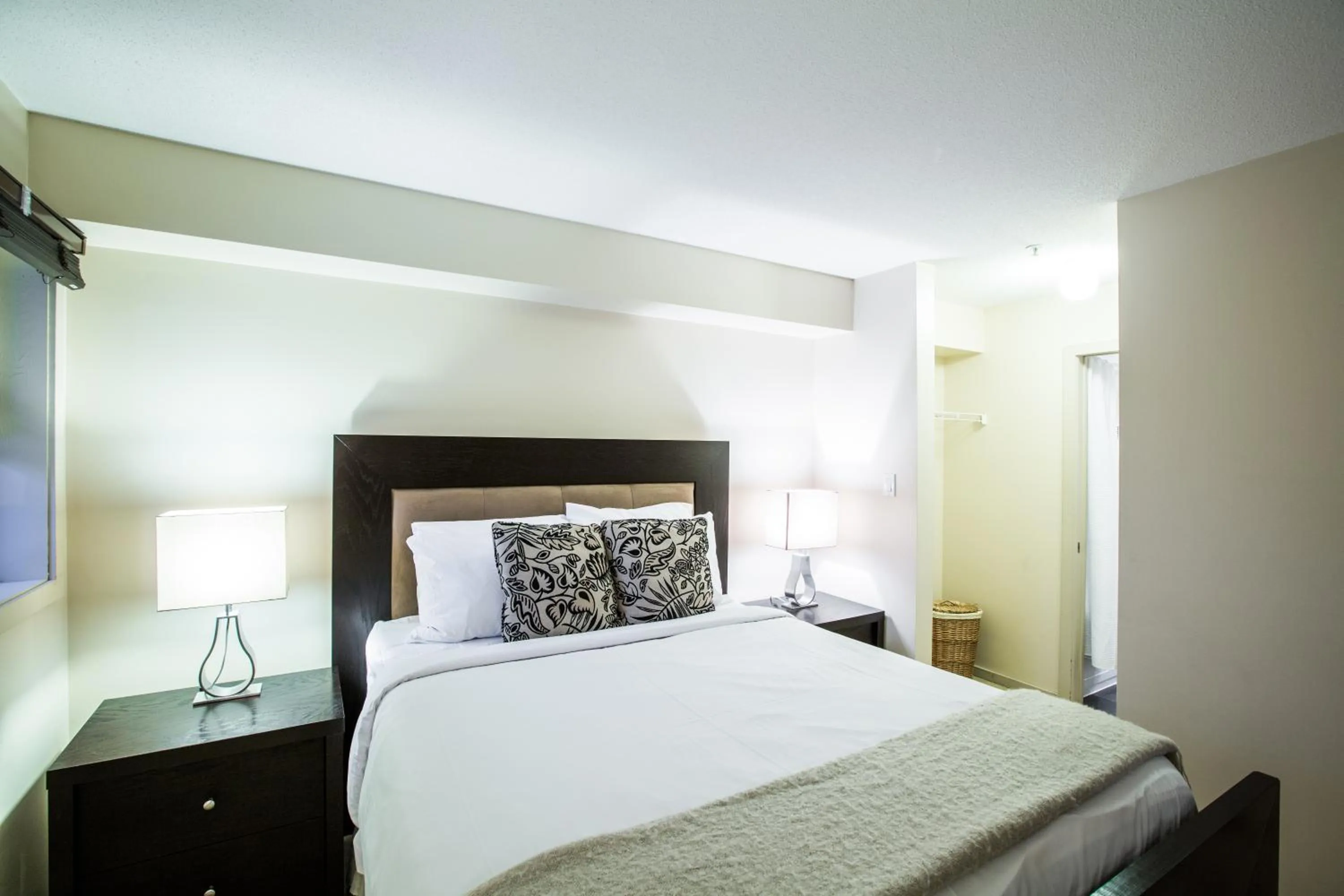 Bedroom, Bed in Whistler Blackcomb Vacation Rentals - Village North