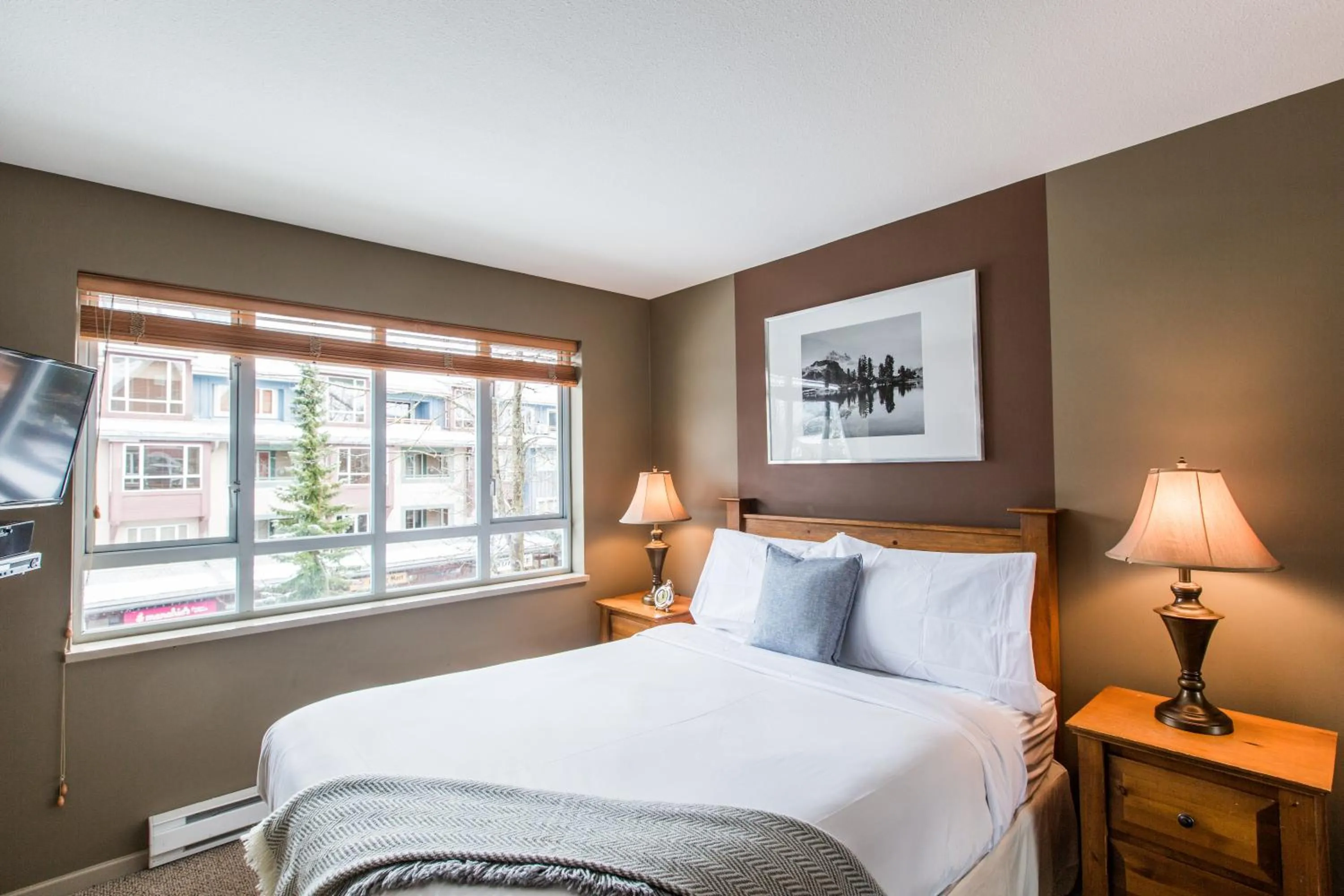 Bedroom, Bed in Whistler Blackcomb Vacation Rentals - Village North