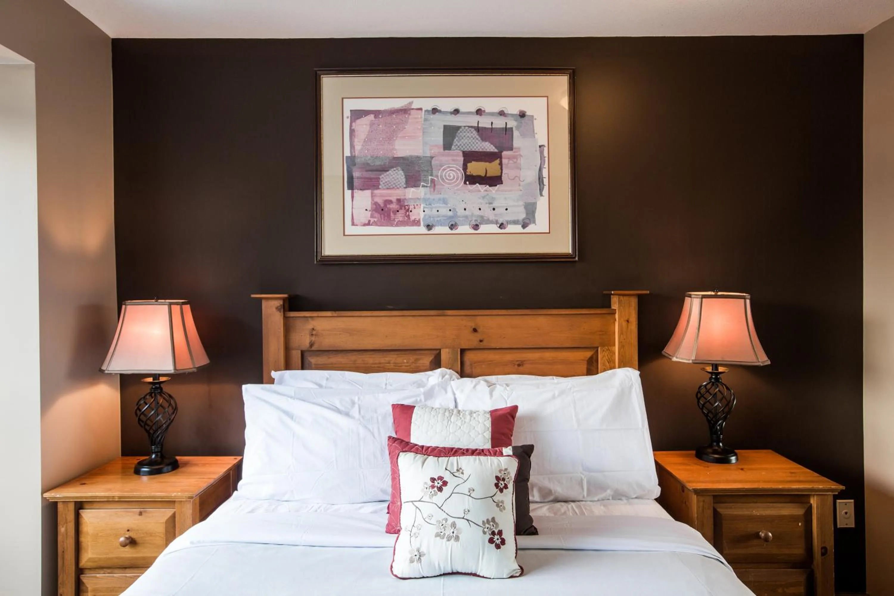 Bedroom, Bed in Whistler Blackcomb Vacation Rentals - Village North