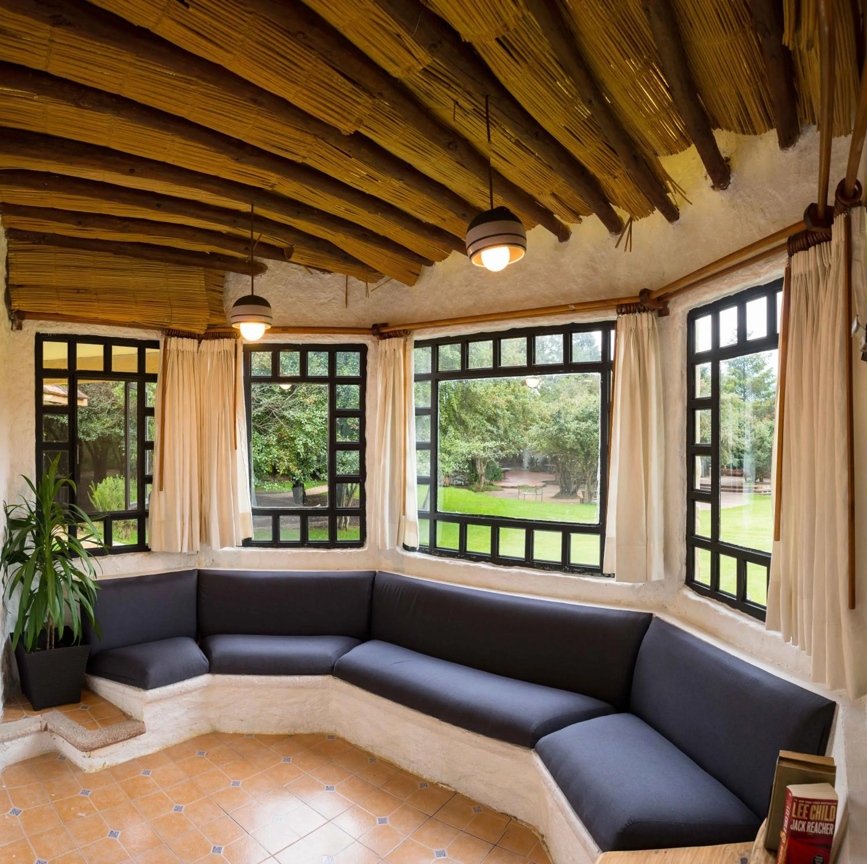 Living room in Hotel Bosques del Sol Suites