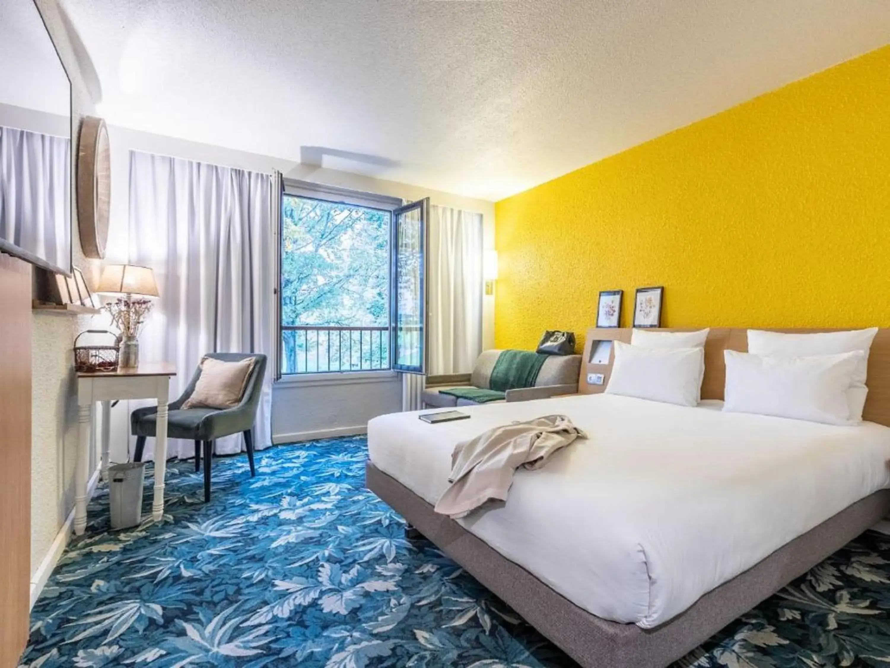 Classic Room in Hôtel Demeures de Campagne Domaine de Maffliers - Paris Val-d'Oise Classic Room in Hôtel Demeures de Campagne Domaine de Maffliers - Paris Val-d'Oise