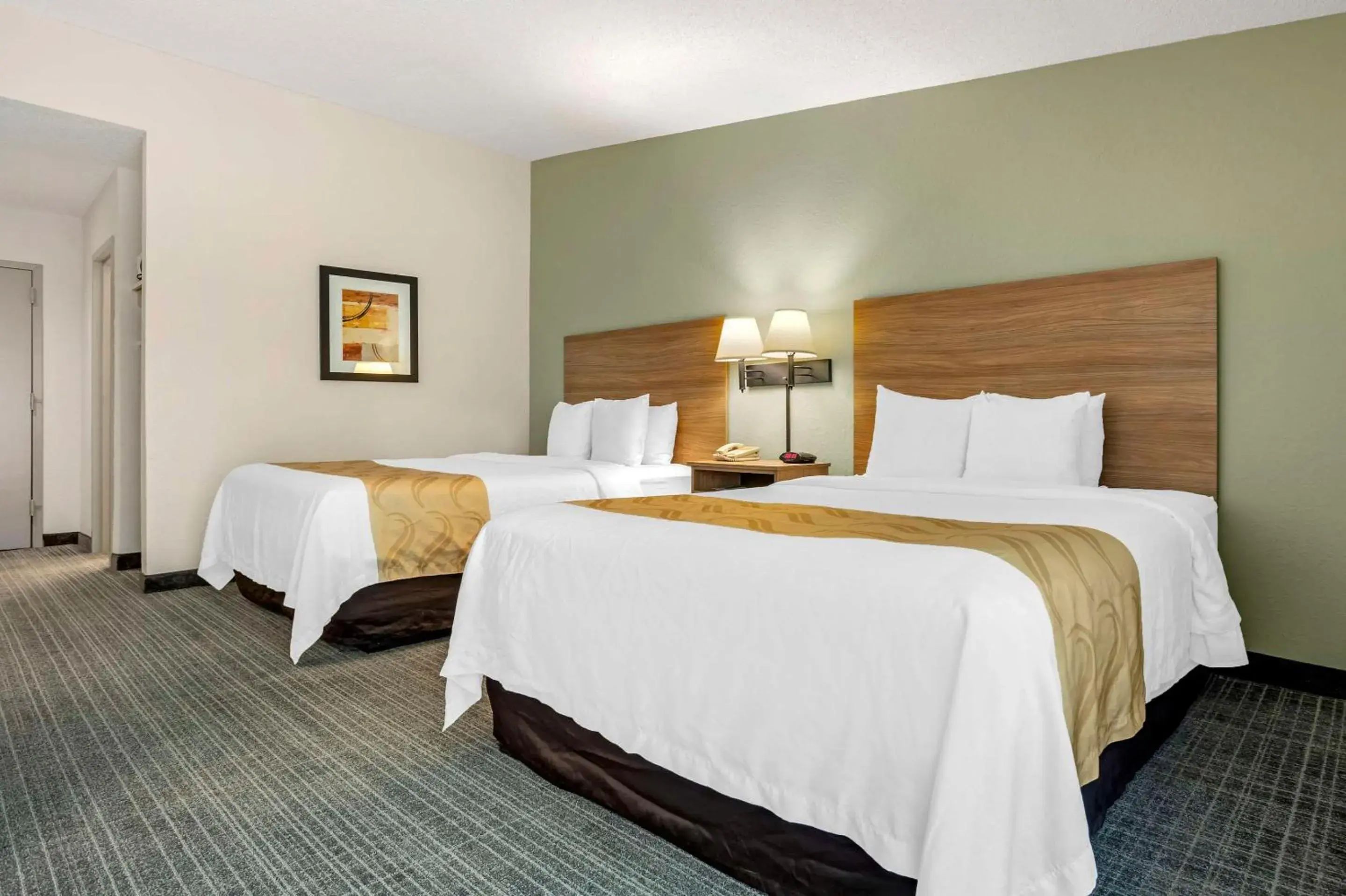 Queen Room with Two Queen Beds - Non-Smoking in Quality Inn & Suites NRG Park - Medical Center Queen Room with Two Queen Beds - Non-Smoking in Quality Inn & Suites NRG Park - Medical Center