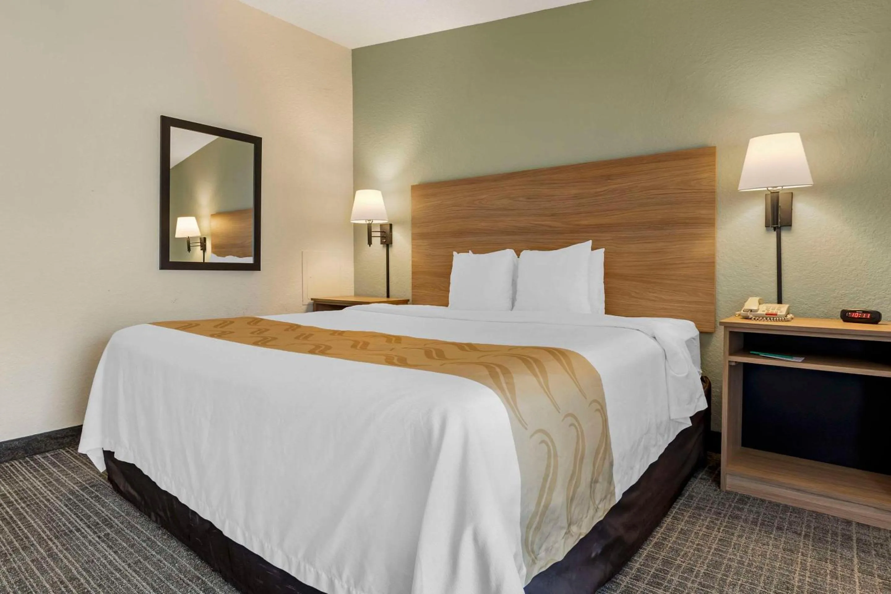 Bedroom, Bed in Quality Inn & Suites NRG Park - Medical Center