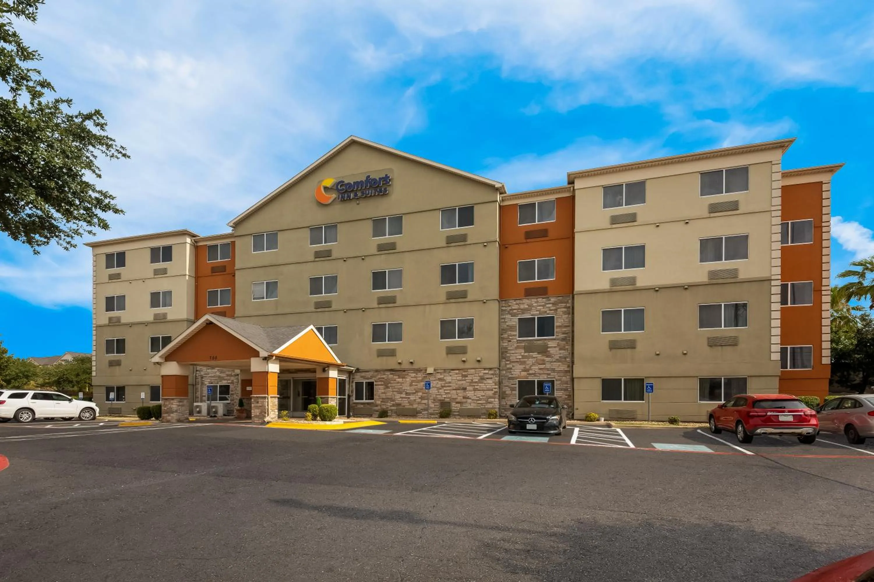 Property building in Comfort Inn & Suites Austin North Loop