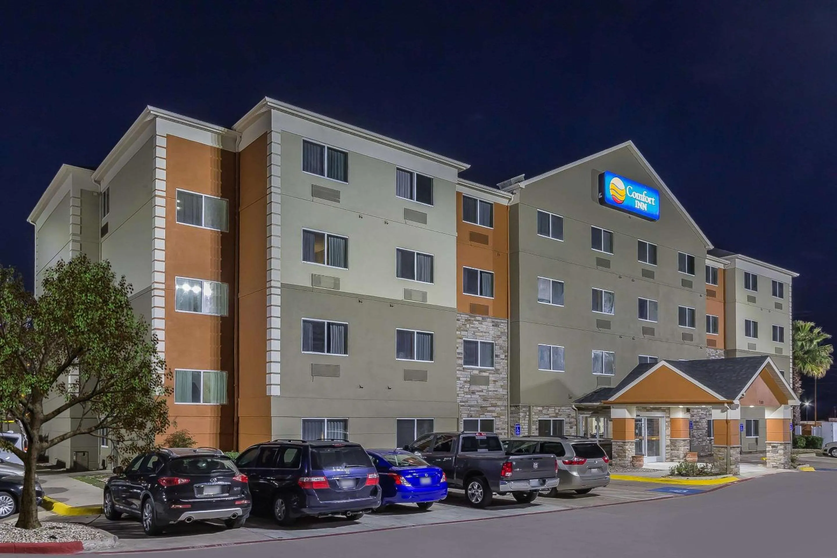 Property building in Comfort Inn & Suites Austin North Loop