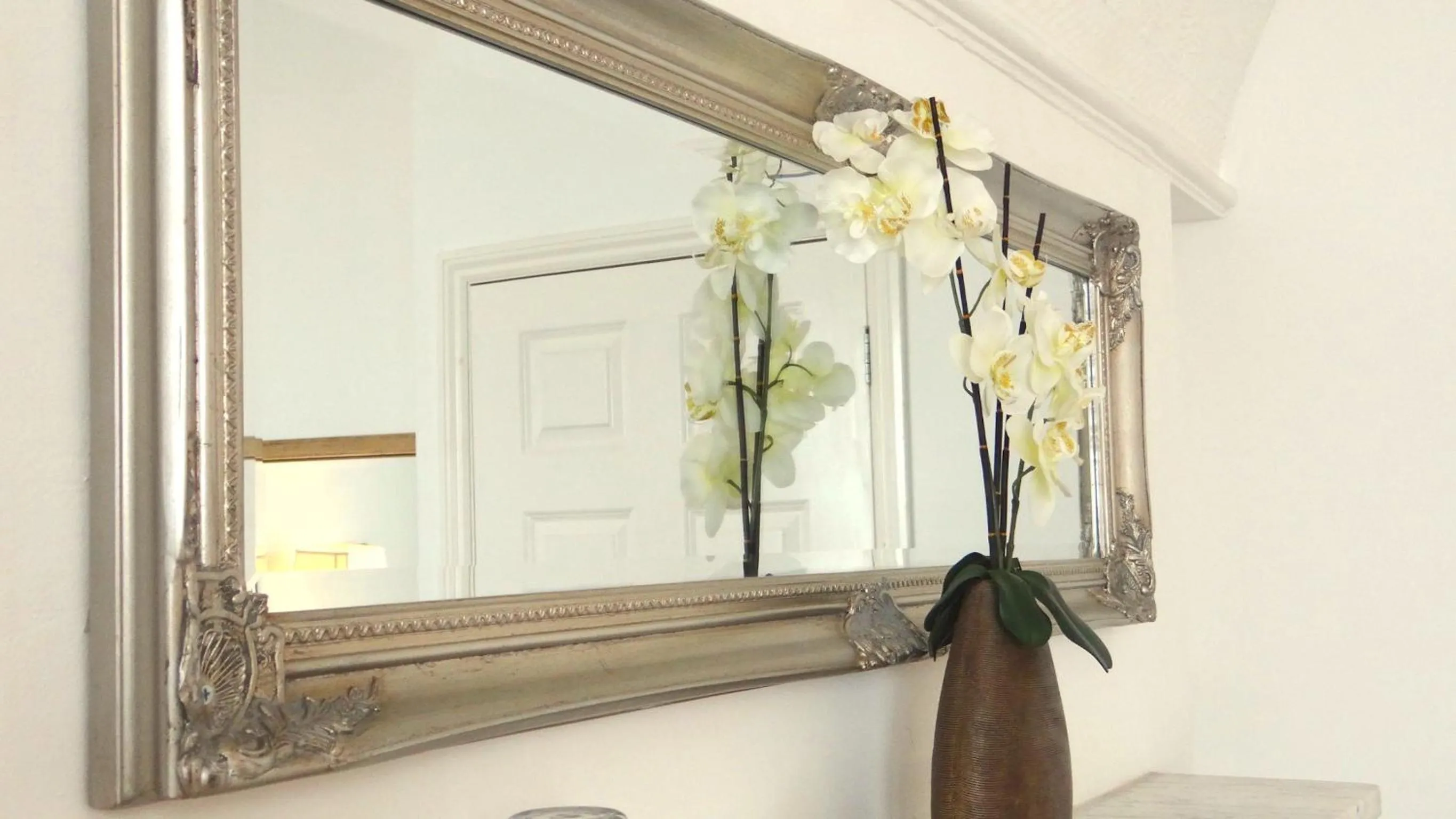 Decorative detail in Jessamine House Hotel