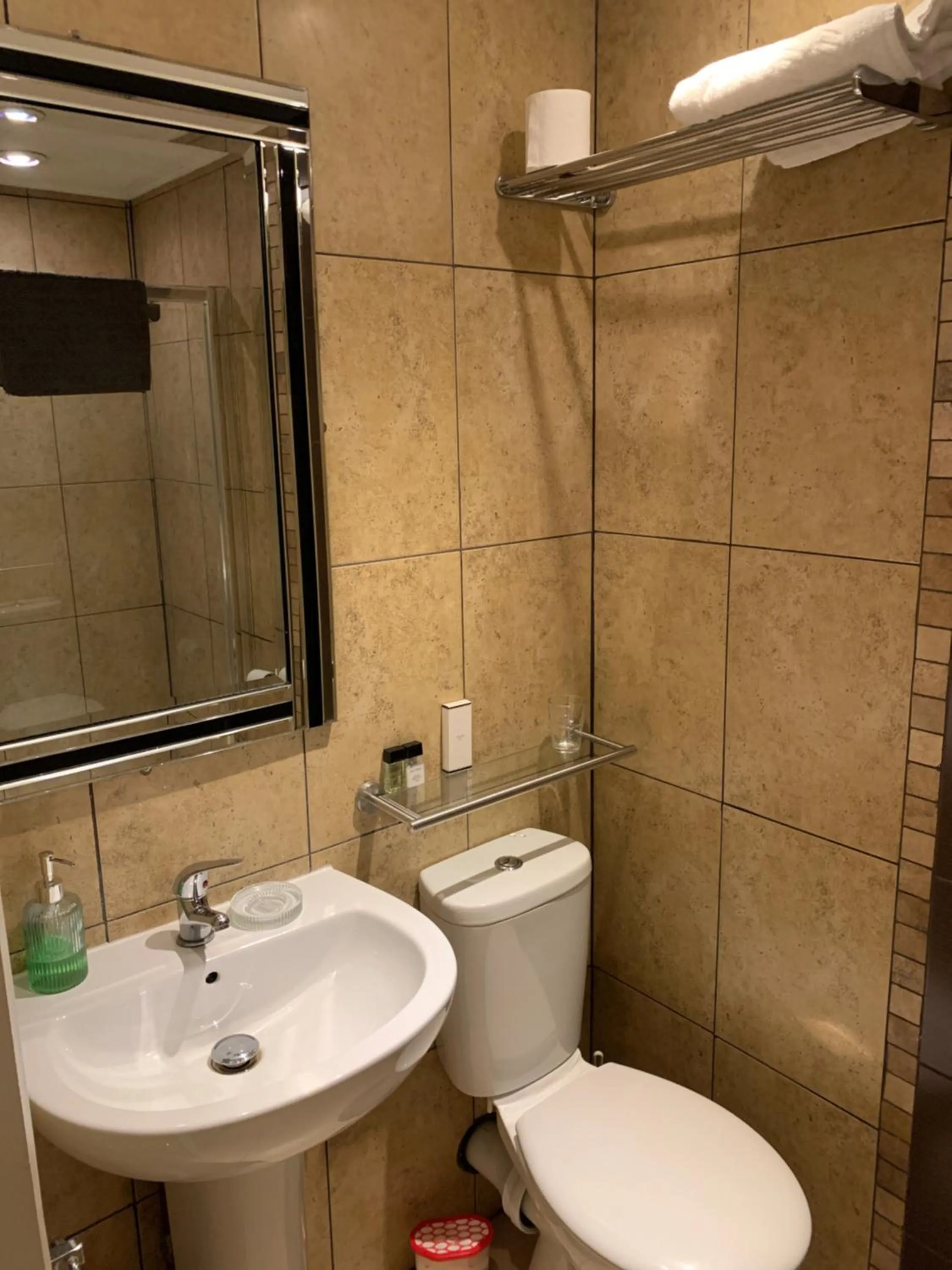 Bathroom in Jessamine House Hotel