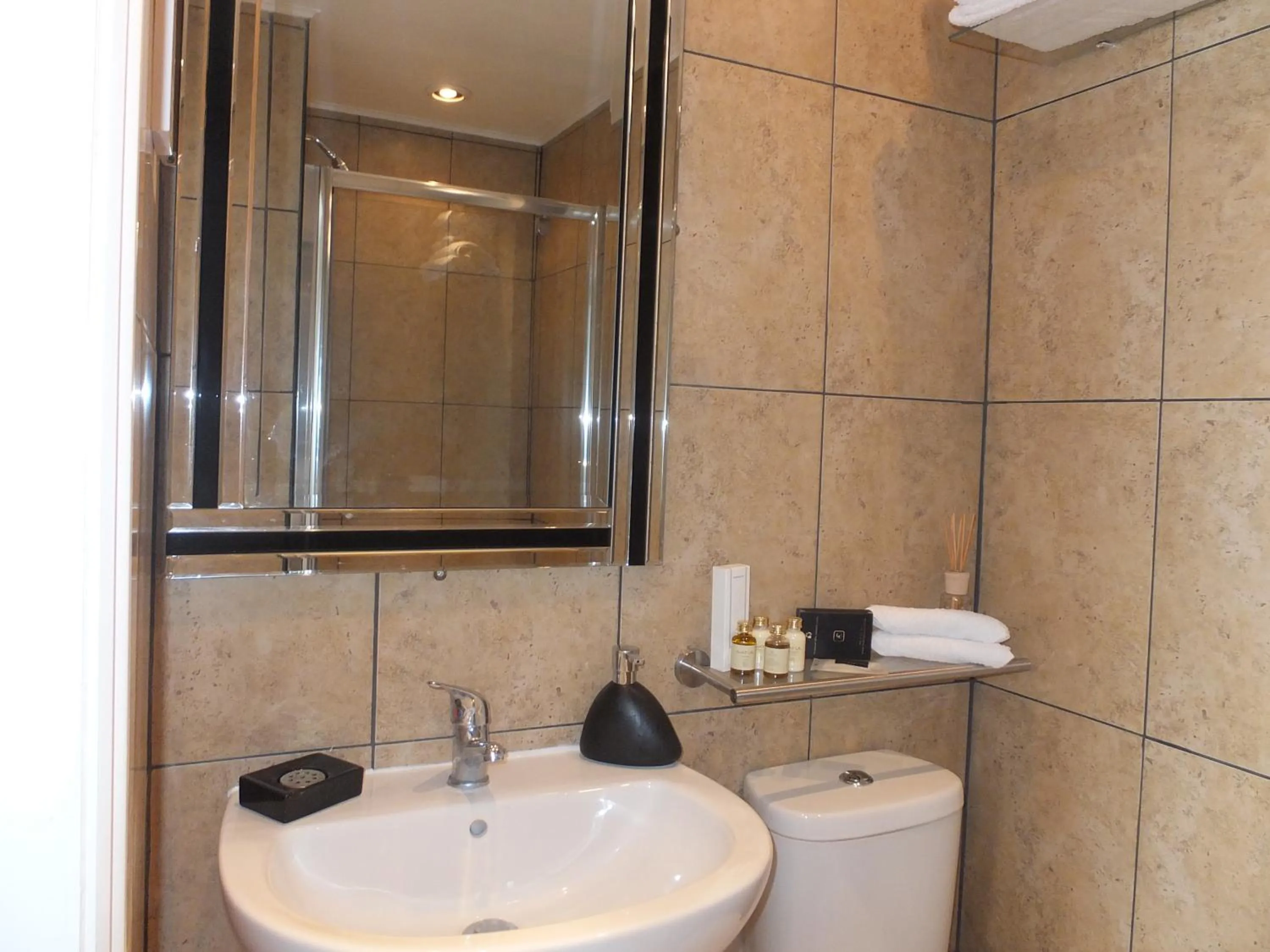 Bathroom in Jessamine House Hotel