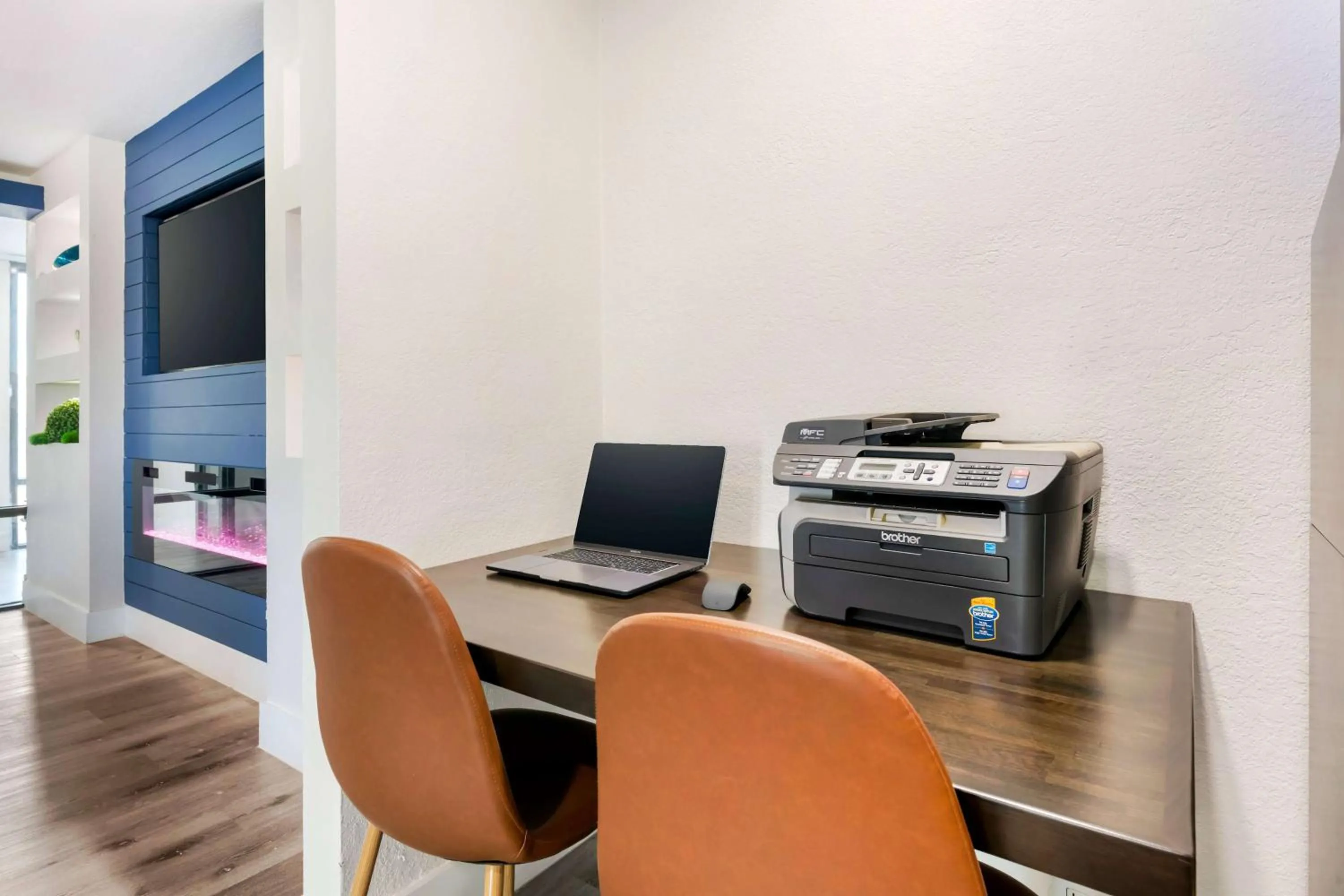 Business facilities in Super 8 by Wyndham Orlando Near Florida Mall