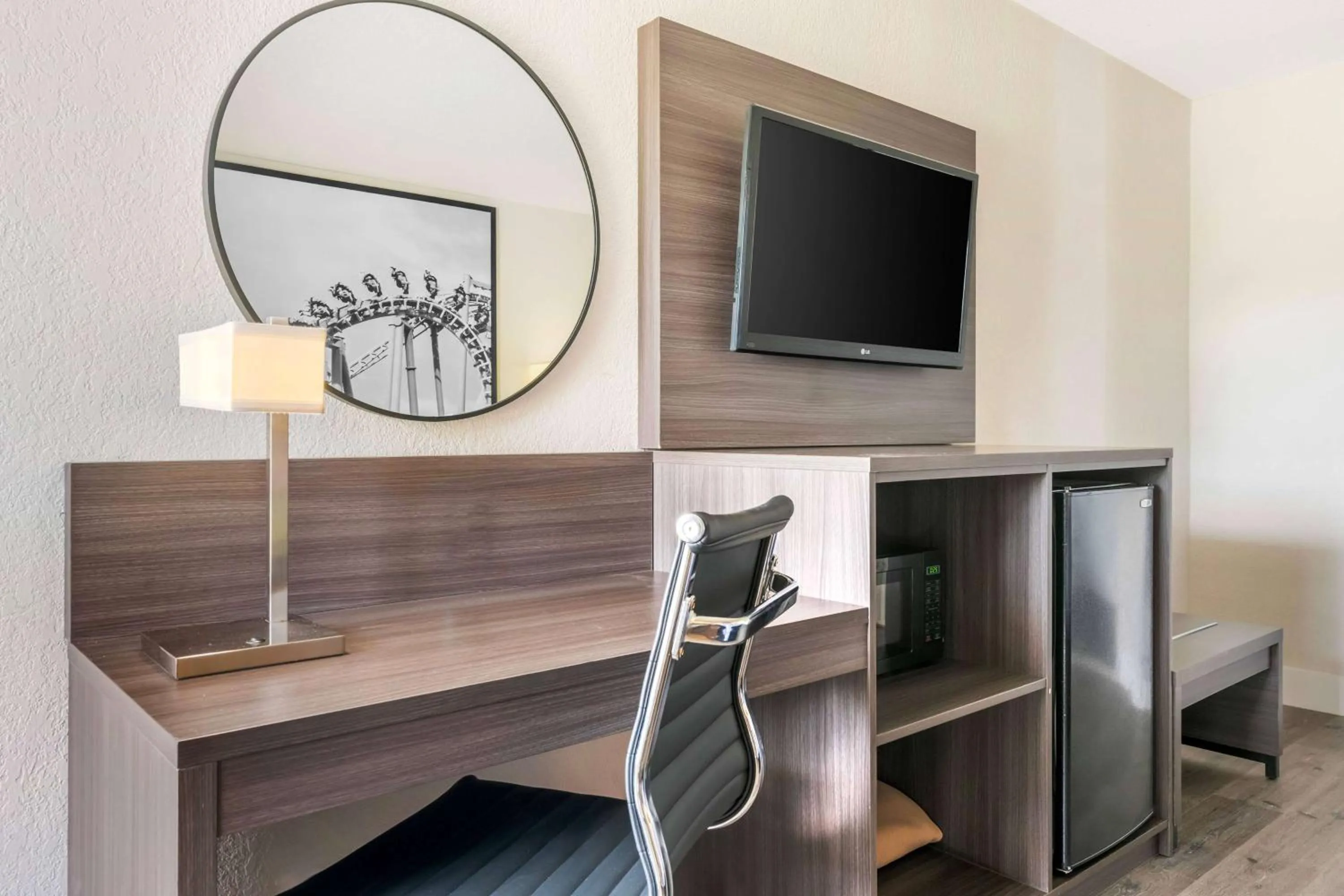 Photo of the whole room in Super 8 by Wyndham Orlando Near Florida Mall