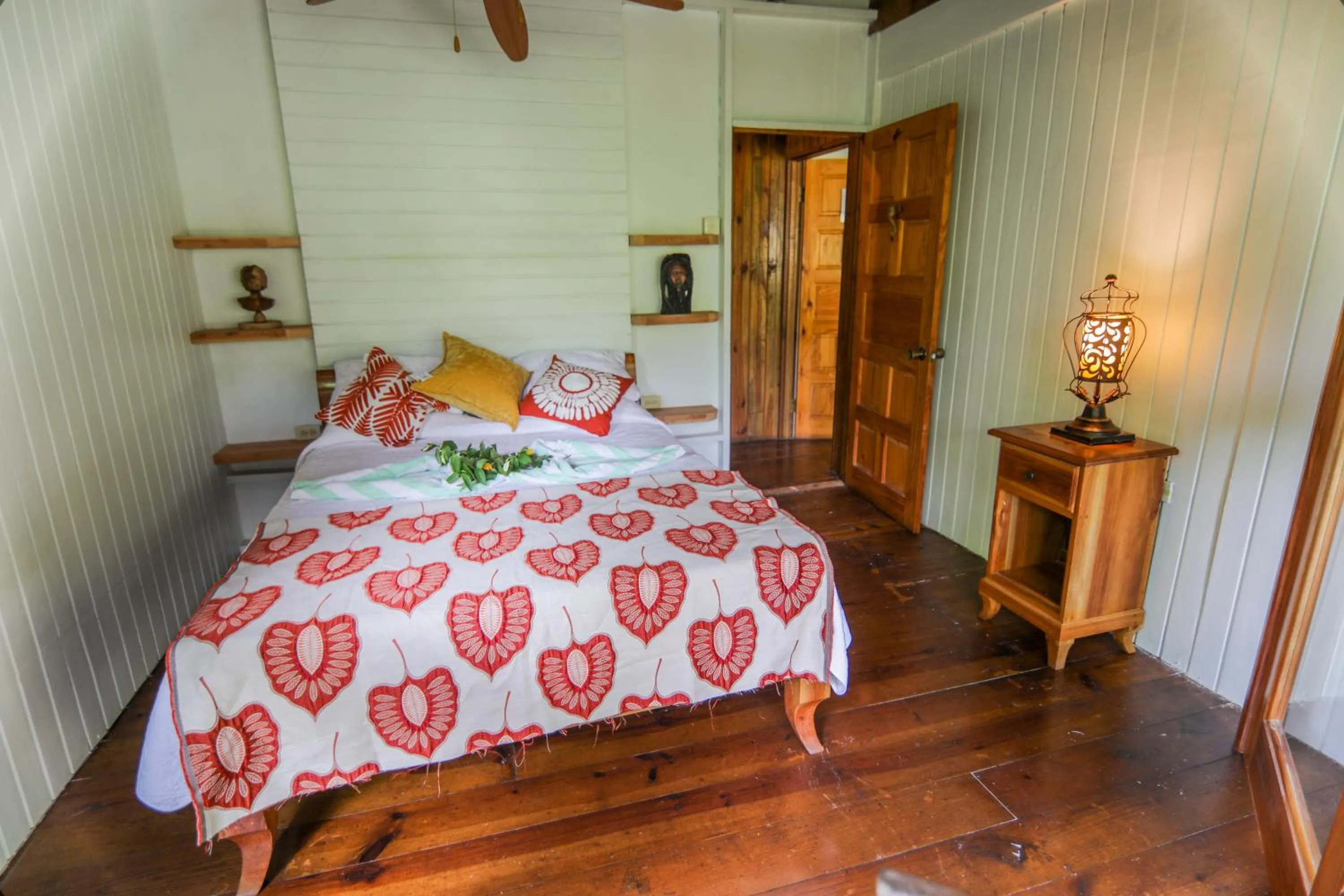 Bedroom, Bed in Zimbali Culinary Retreats