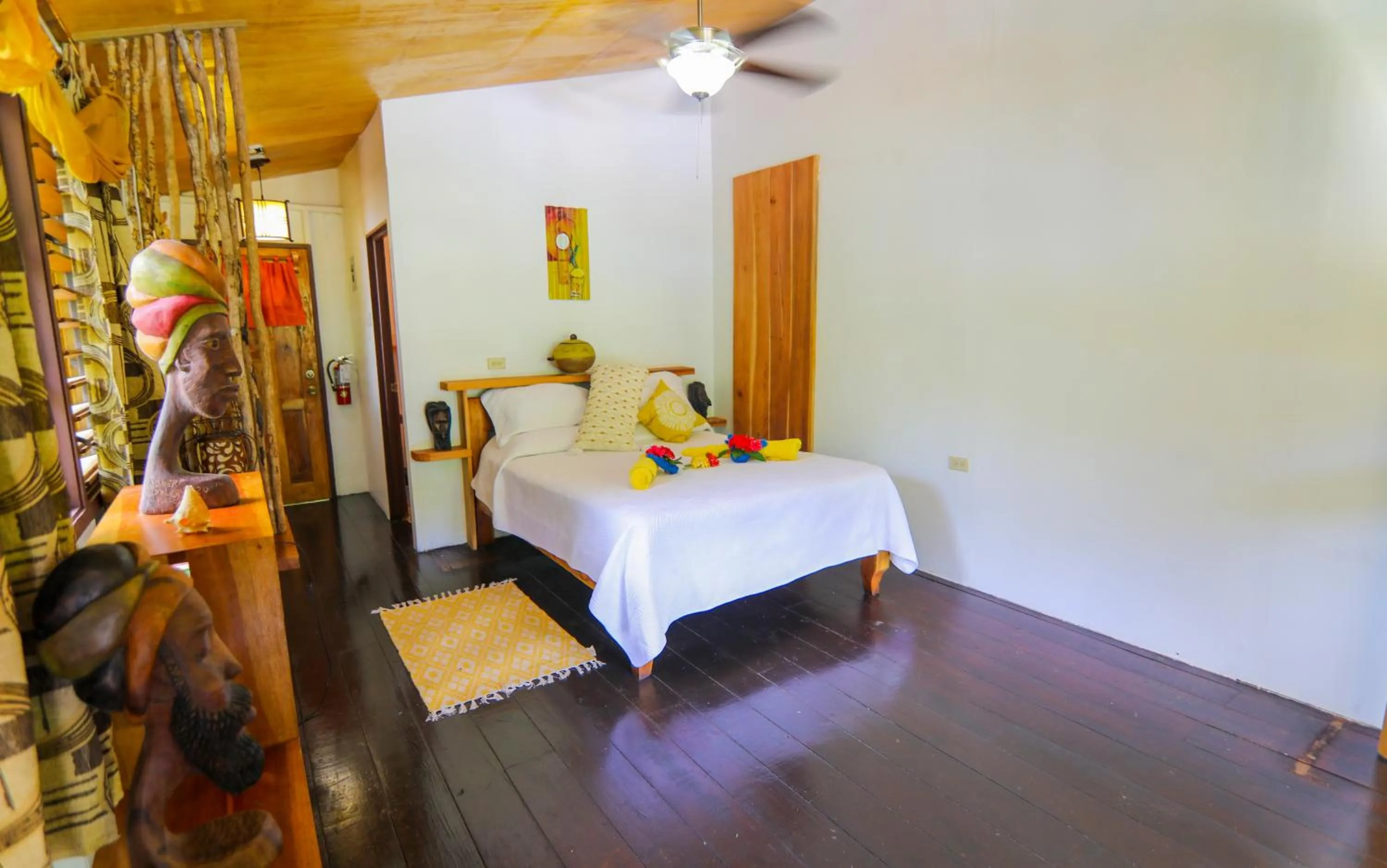 Bedroom, Bed in Zimbali Culinary Retreats