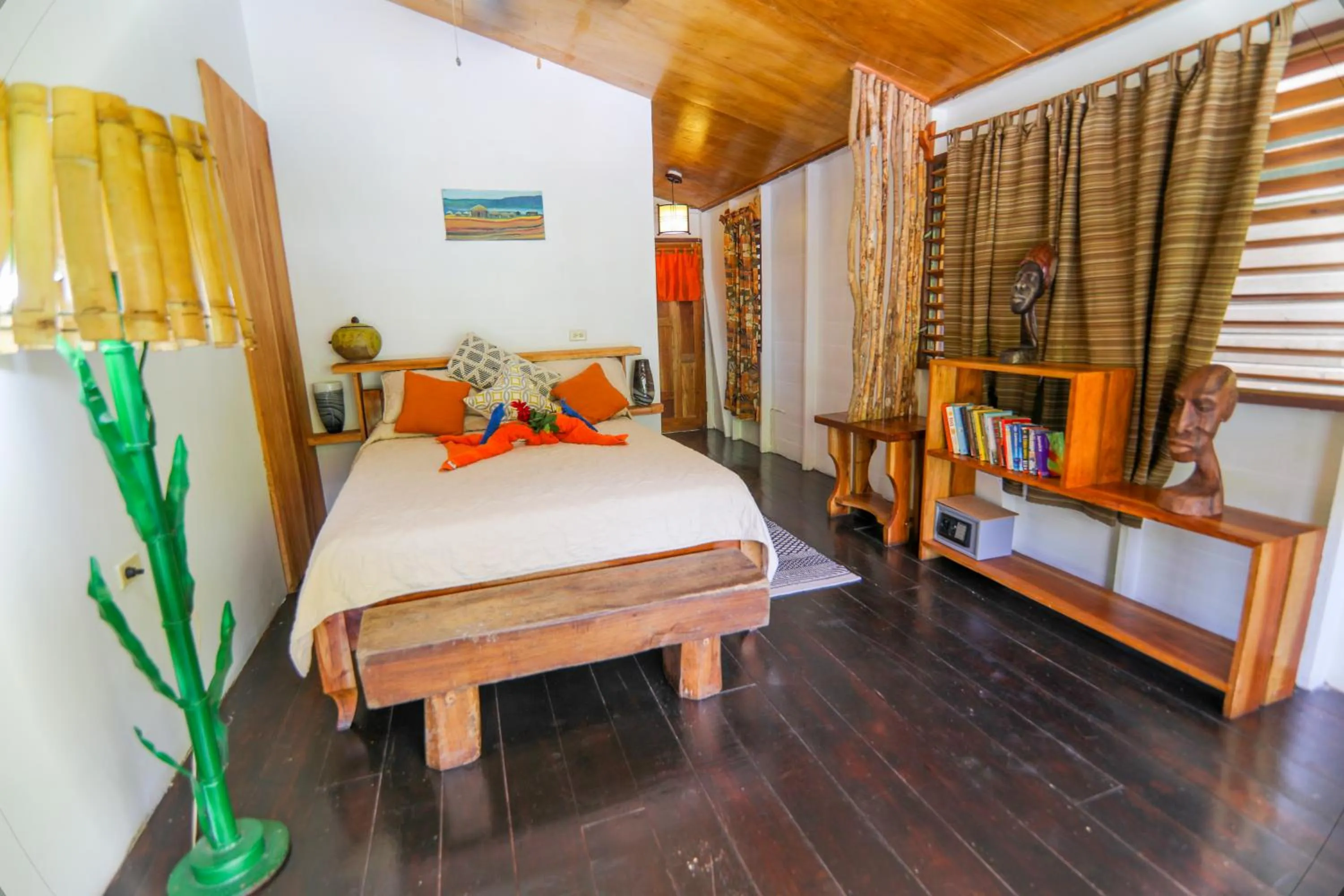 Bedroom, Bed in Zimbali Culinary Retreats