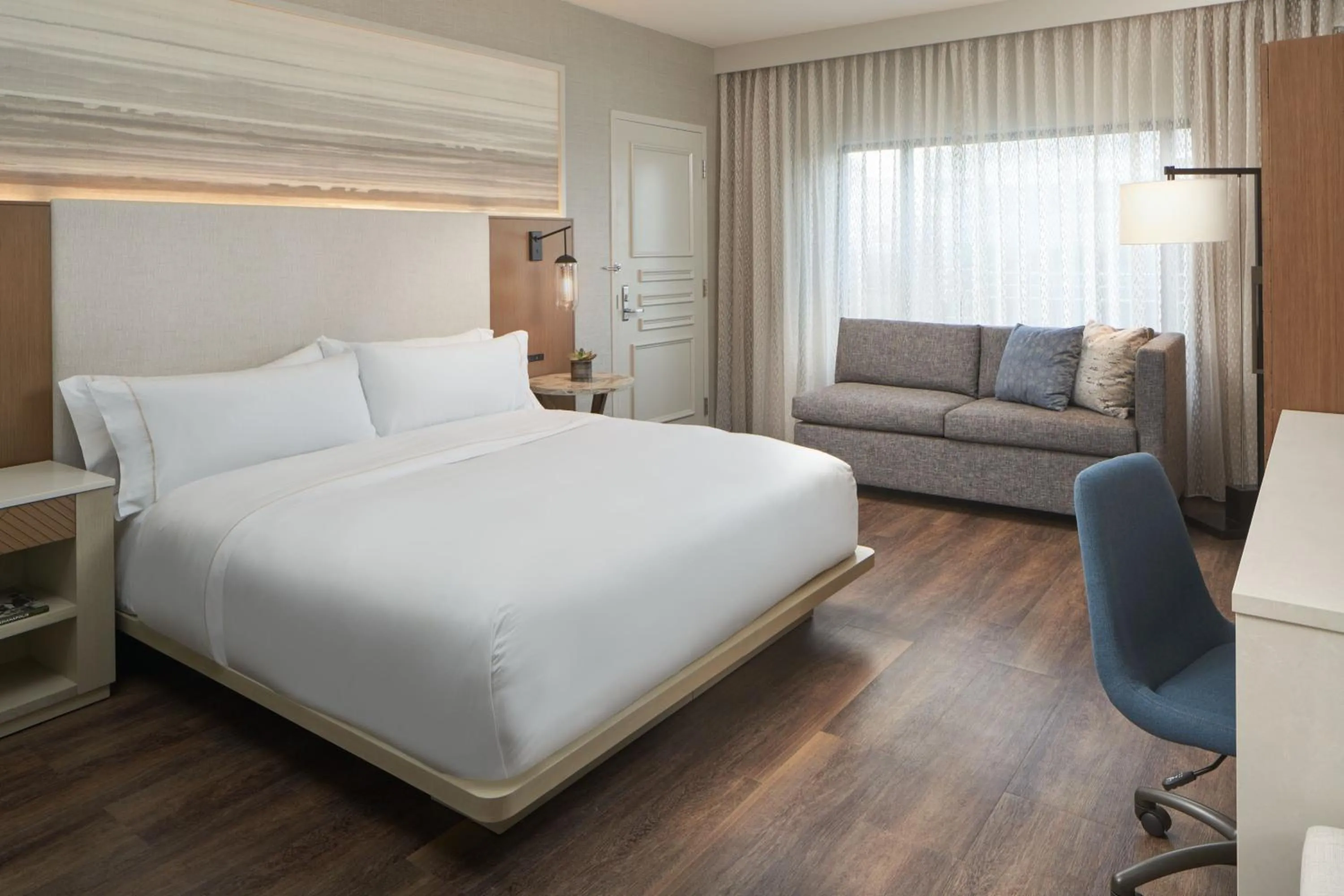 Photo of the whole room, Bed in The Westin Indianapolis