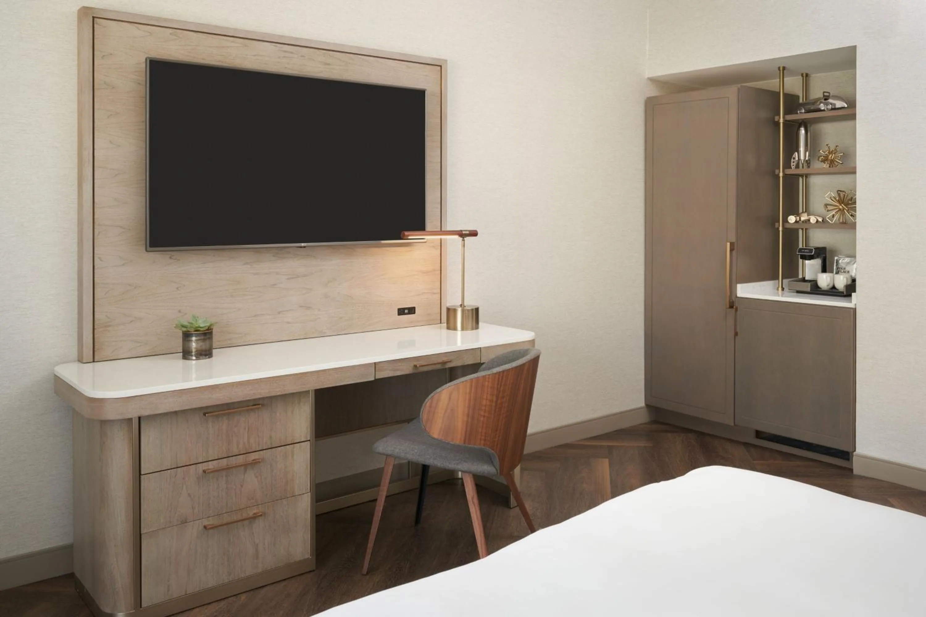 Bedroom, Bed in The Westin Indianapolis