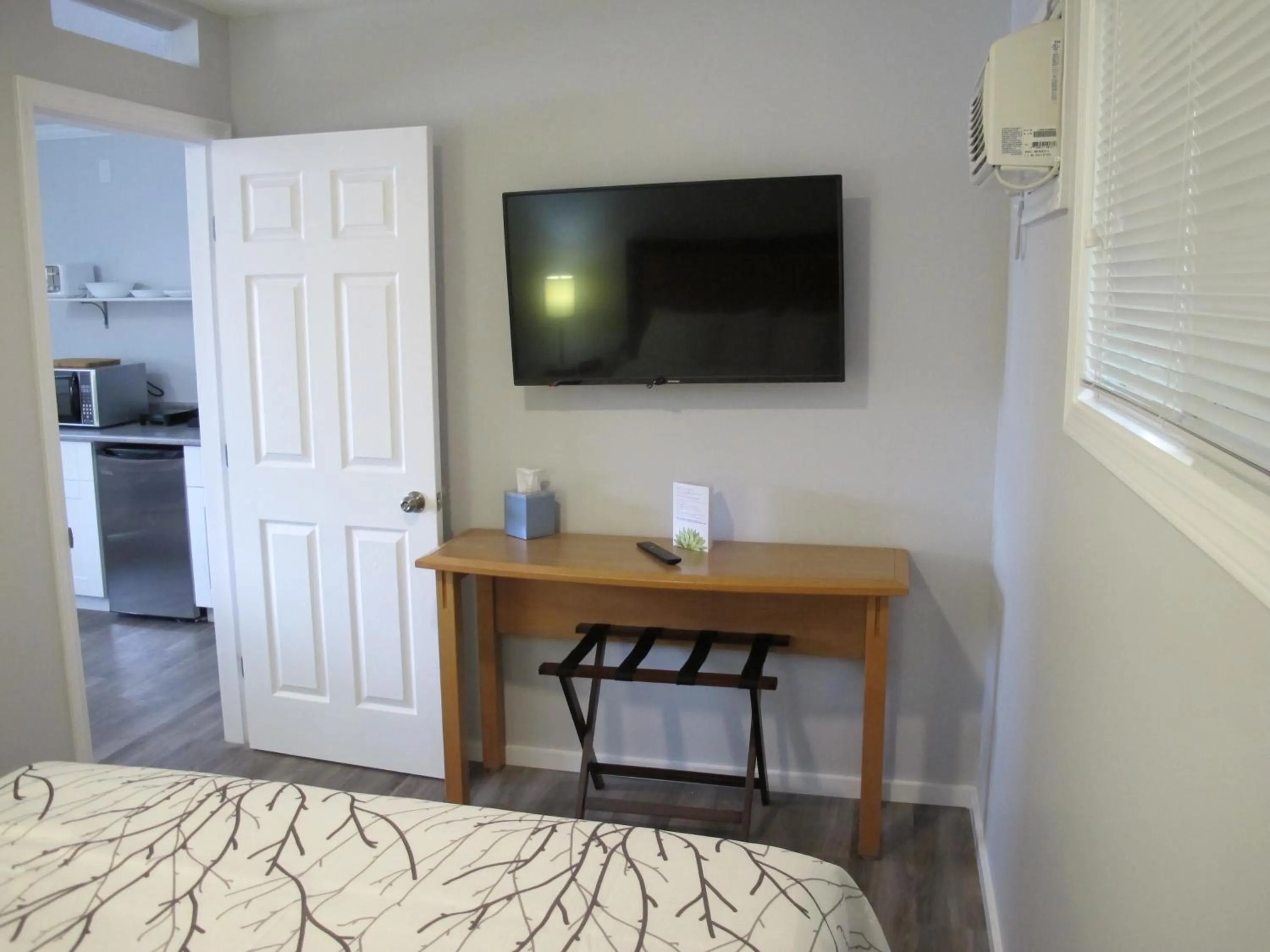 Bed in Westridge Motor Inn