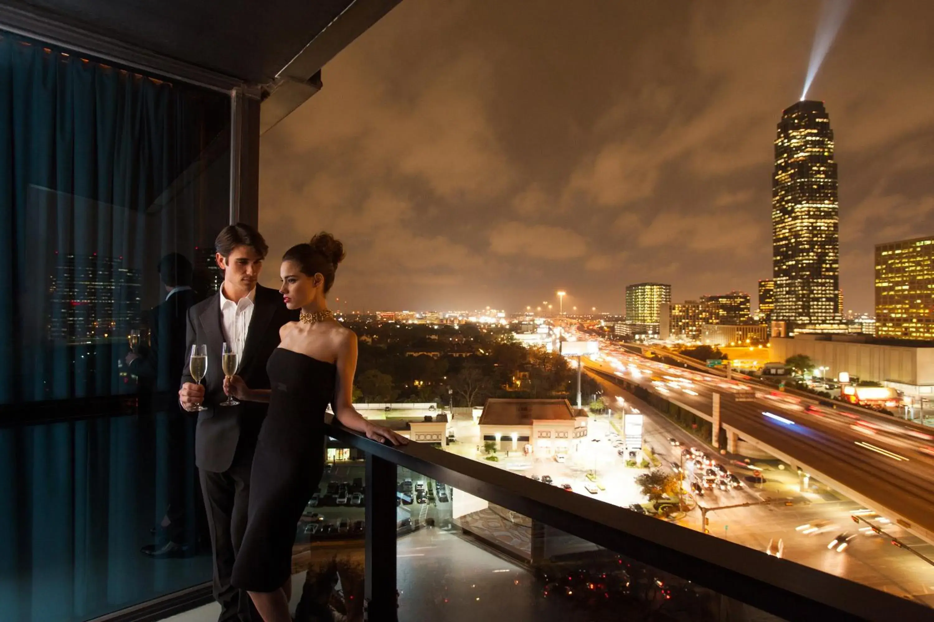 Standard King Suite with Balcony in Hotel Derek Houston Galleria Standard King Suite with Balcony in Hotel Derek Houston Galleria