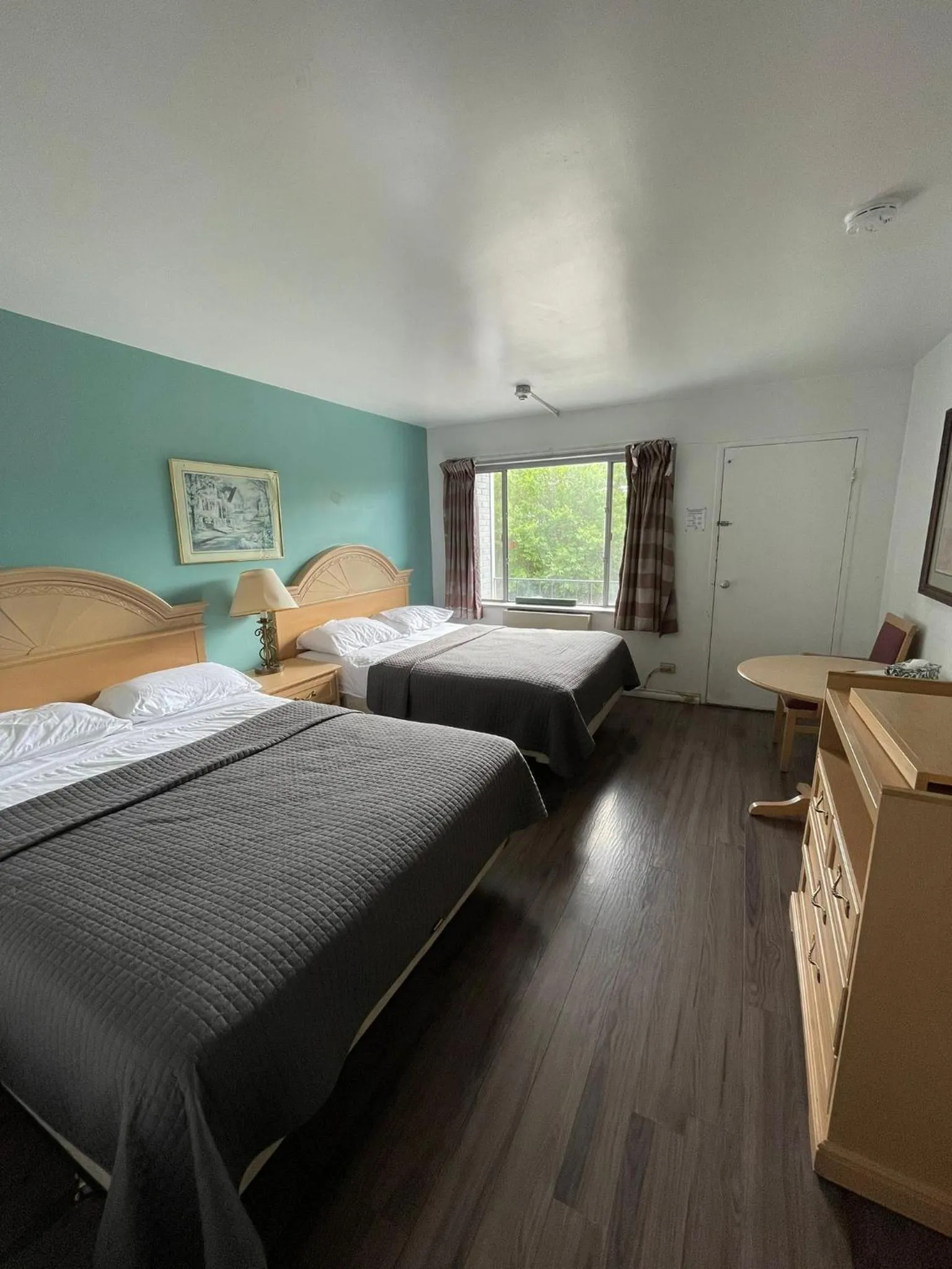 Bedroom, Bed in 6267 Persepolis Inn