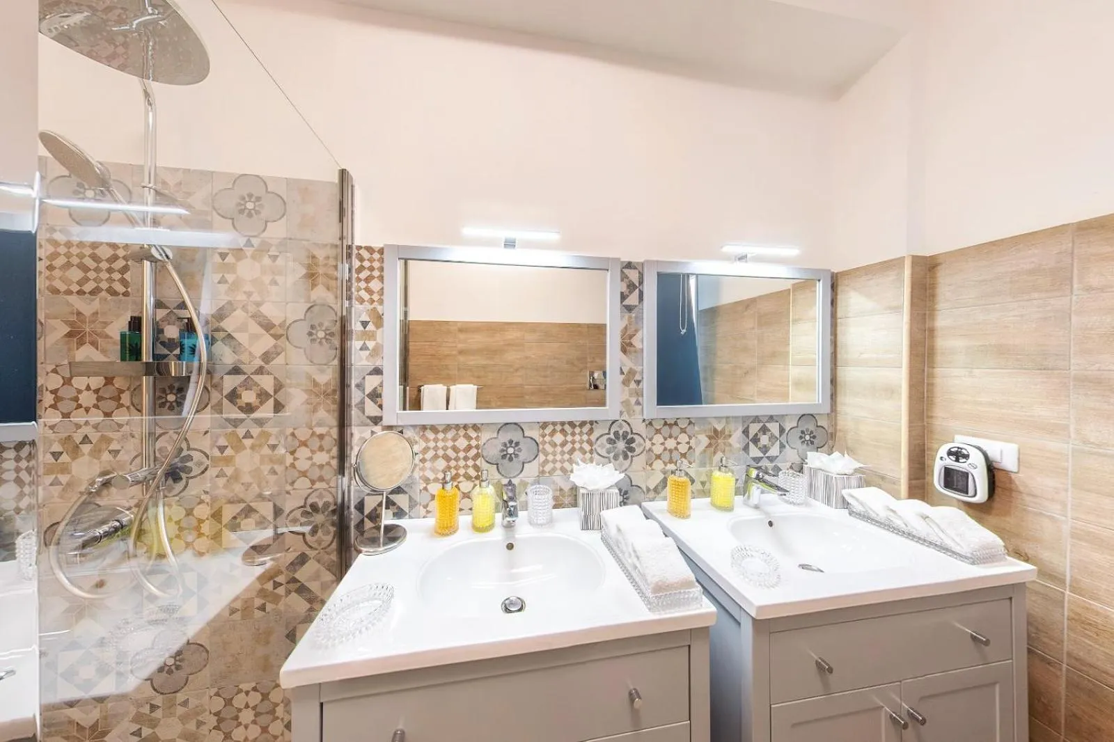 Shower in Maison de Famille