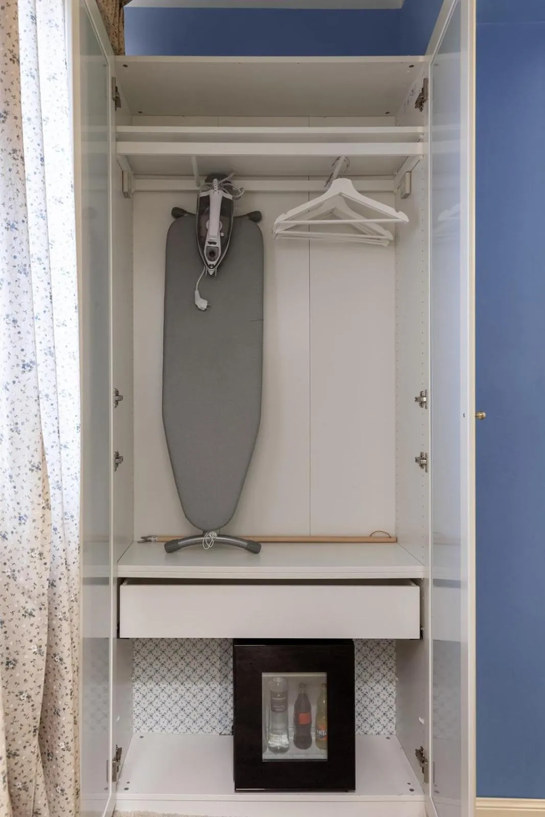 furniture in Maison de Famille