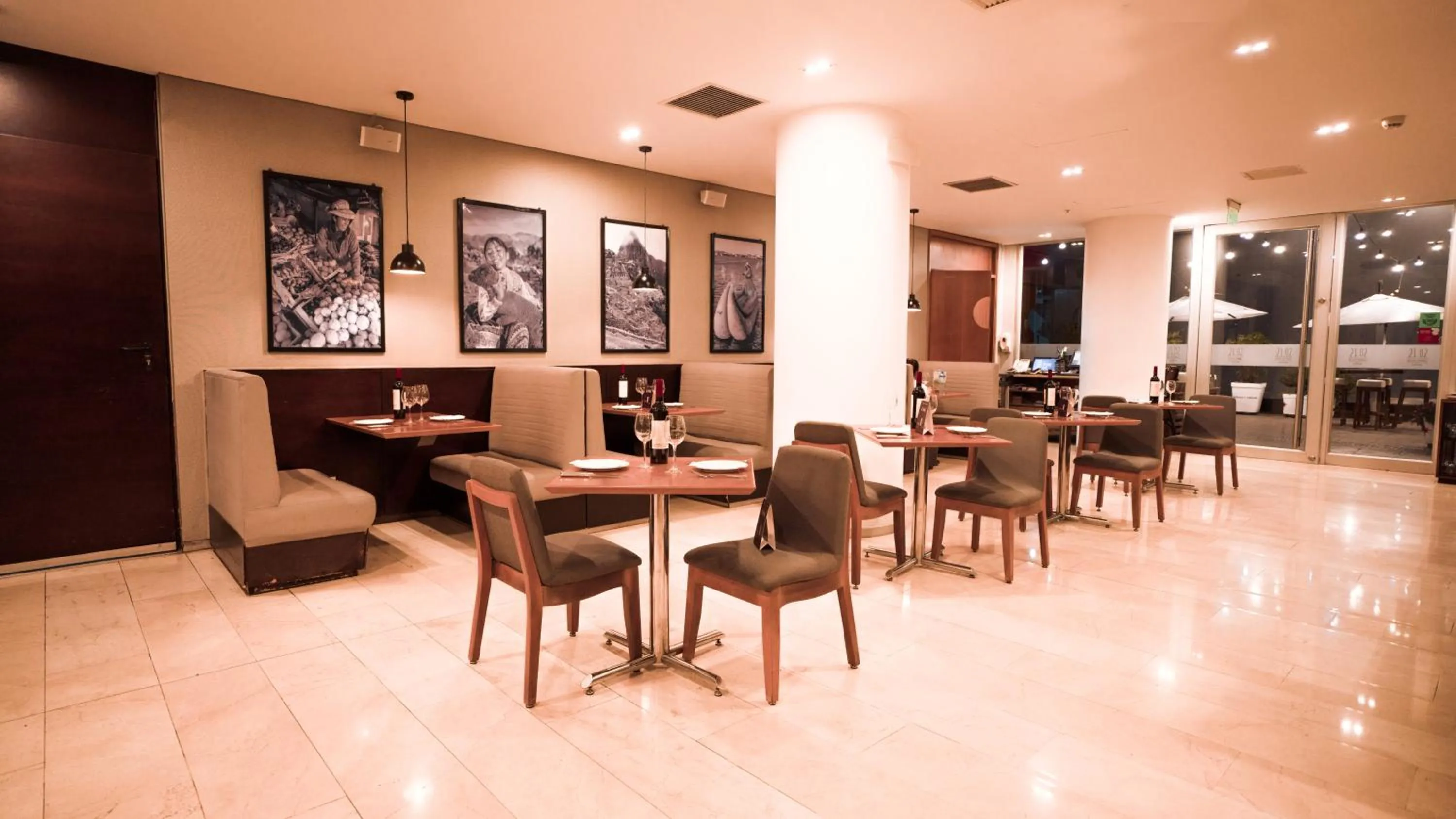 Restaurant/places to eat in Dazzler by Wyndham Lima Miraflores