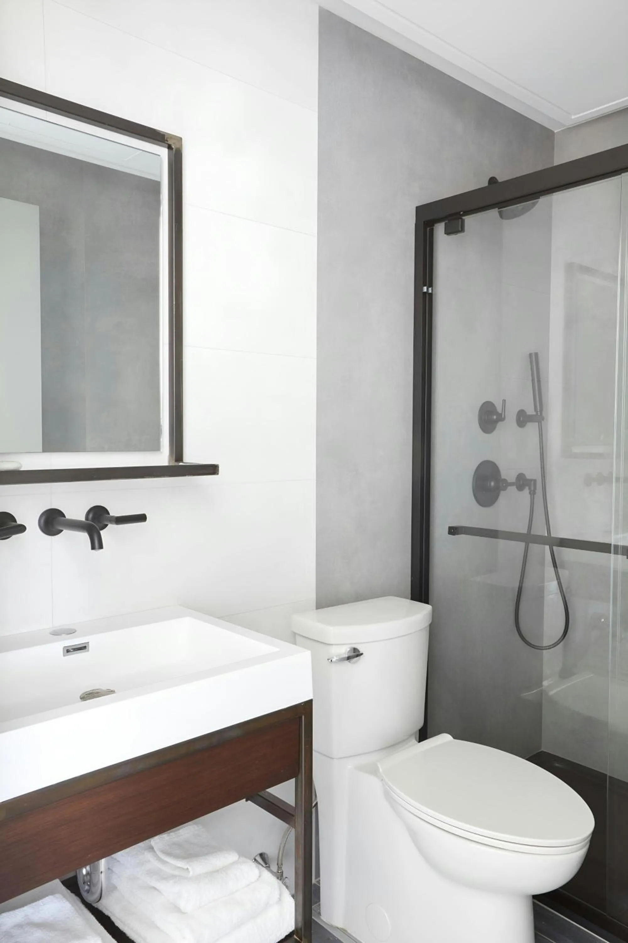 Bathroom in The Queen Hotel Queen Village, Sonder by Marriott Bonvoy