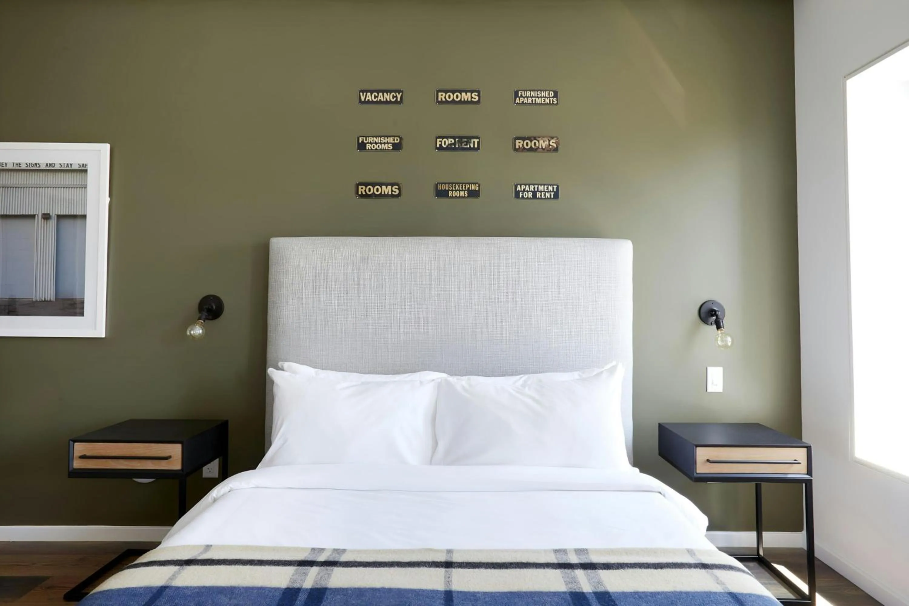 Bedroom, Bed in The Queen Hotel Queen Village, Sonder by Marriott Bonvoy