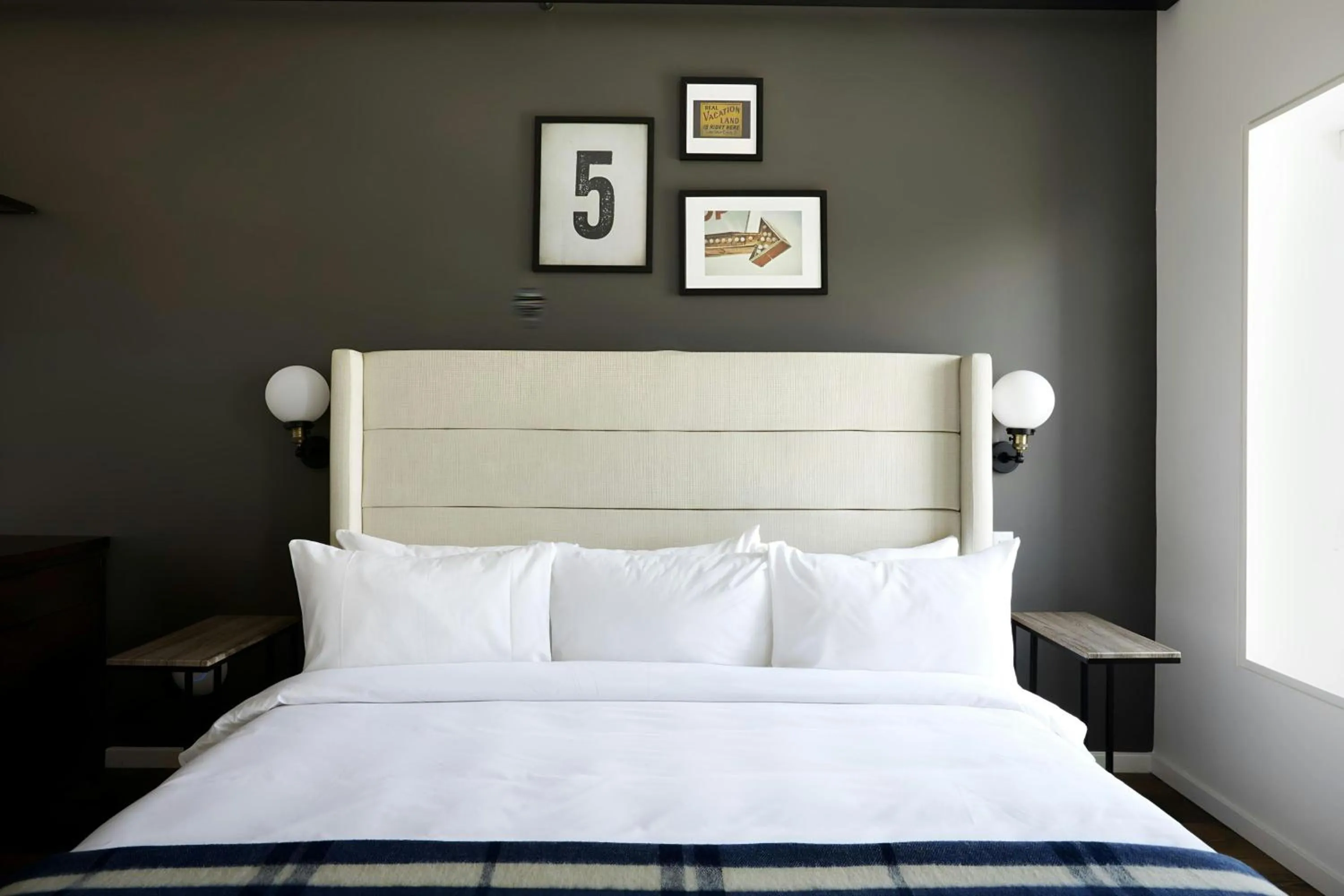 Bedroom, Bed in The Queen Hotel Queen Village, Sonder by Marriott Bonvoy