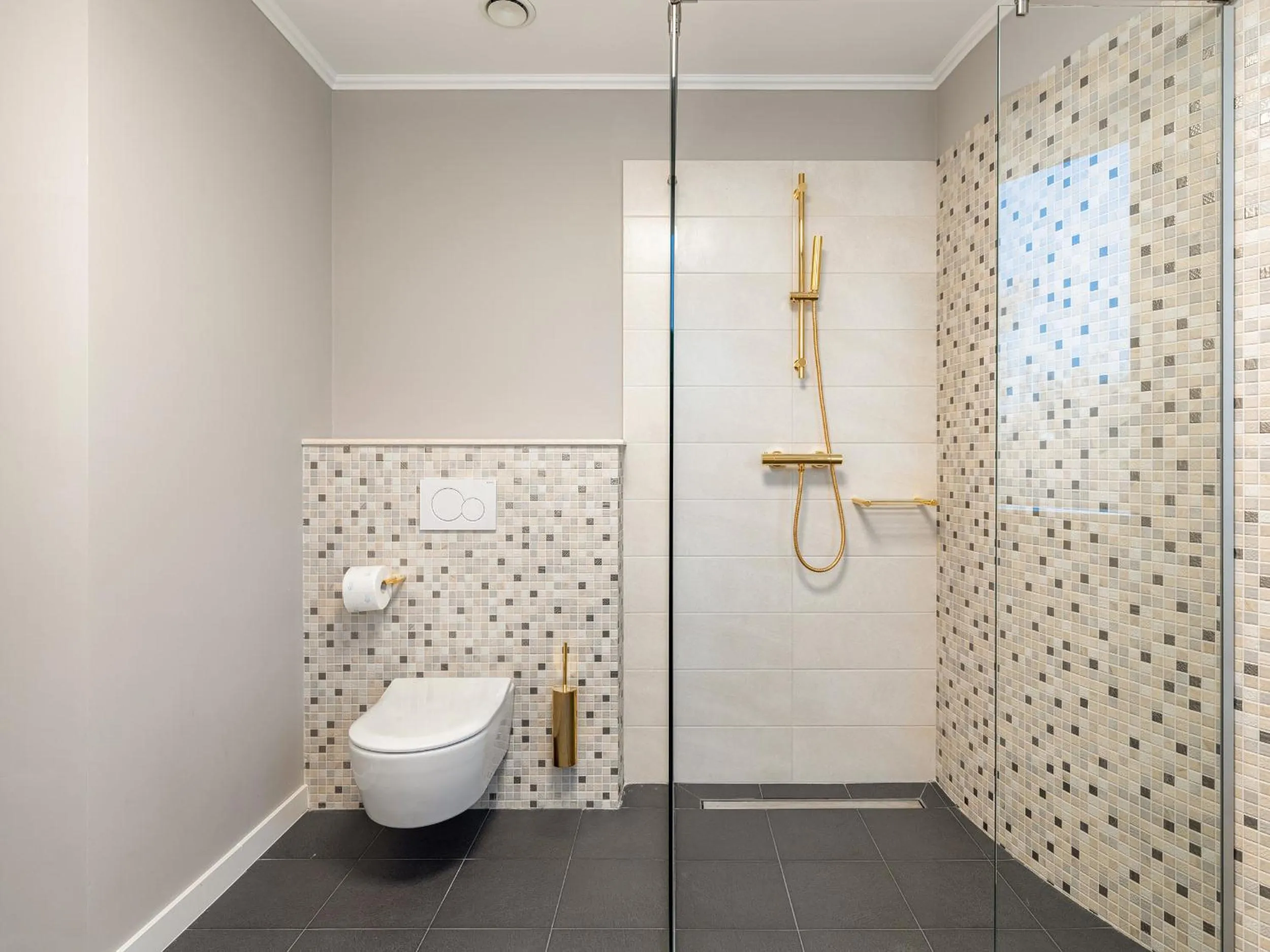 Shower in Pergola Boutique Hotel