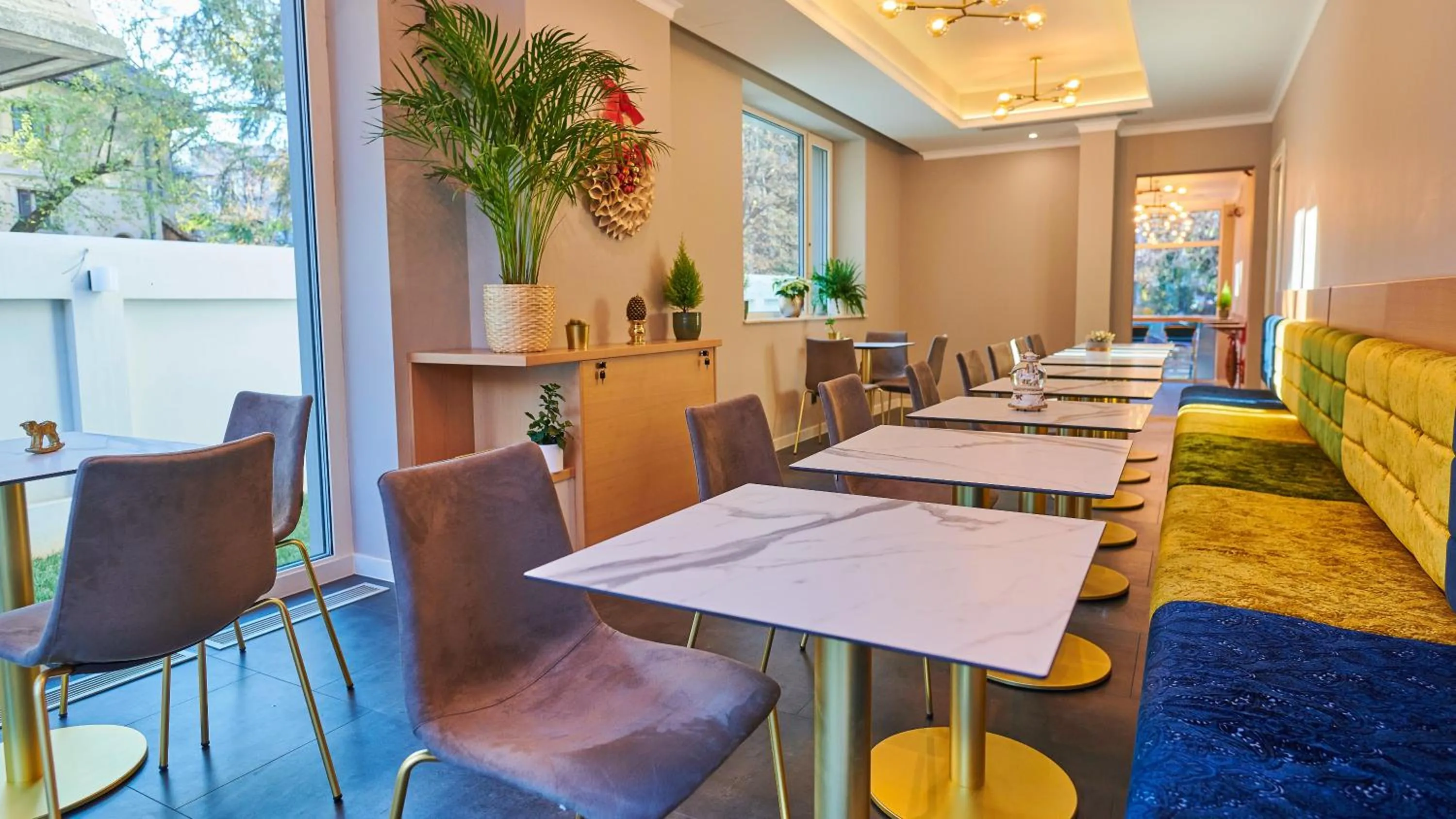 Restaurant/places to eat in Pergola Boutique Hotel