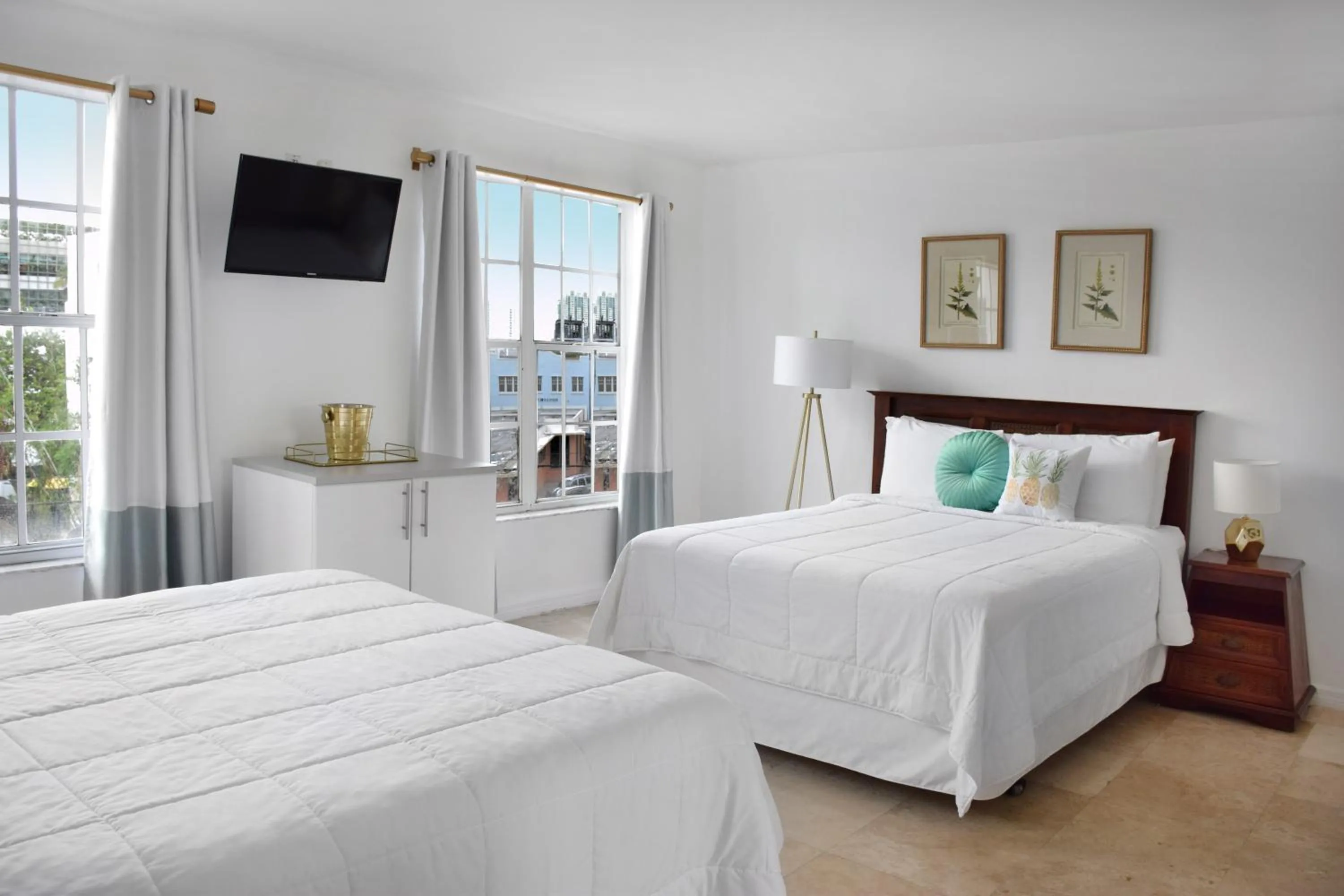Living room, Bed in Beach Park Hotel