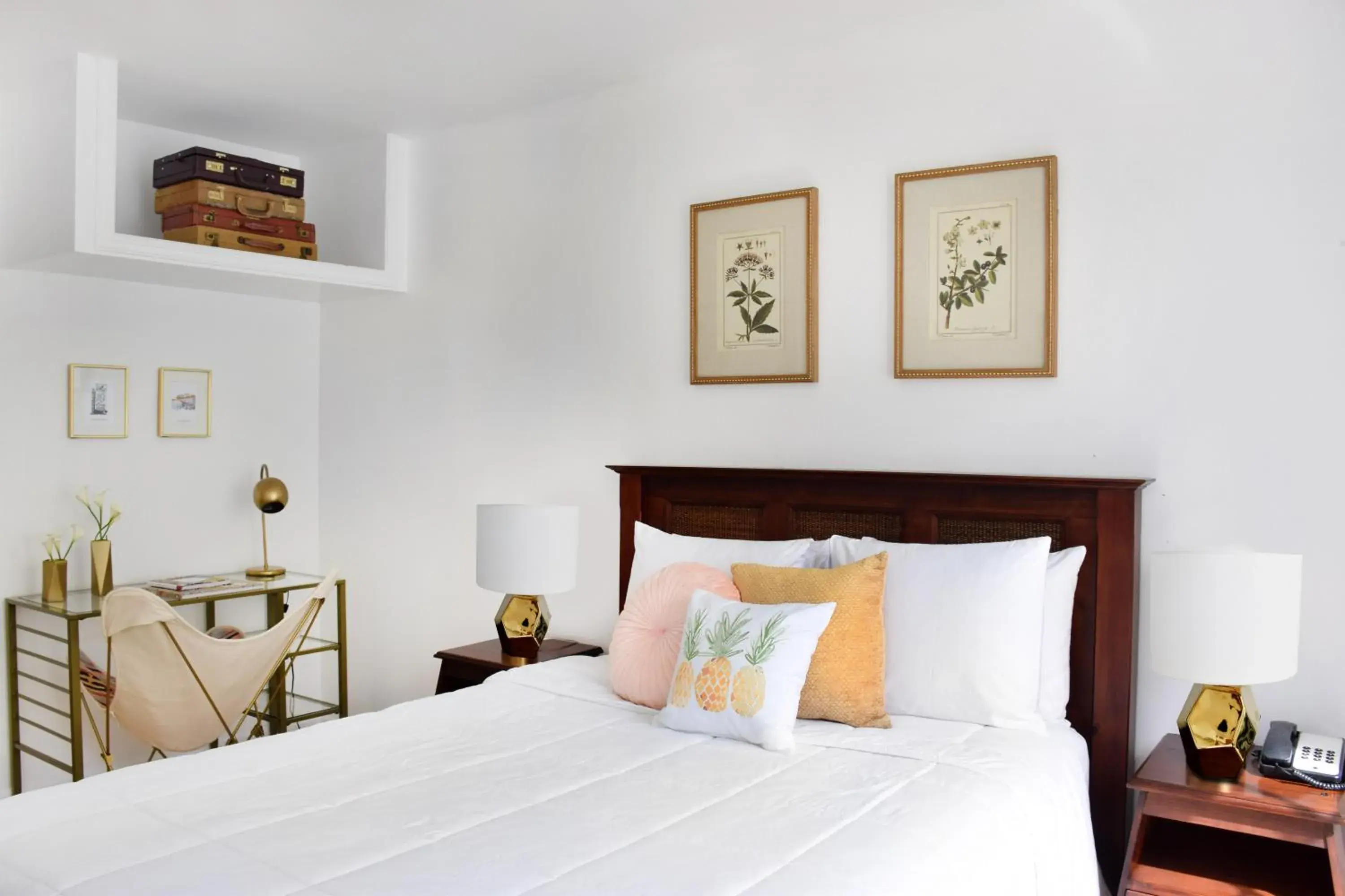 Deluxe Double Room with One Queen Bed in Beach Park Hotel Deluxe Double Room with One Queen Bed in Beach Park Hotel