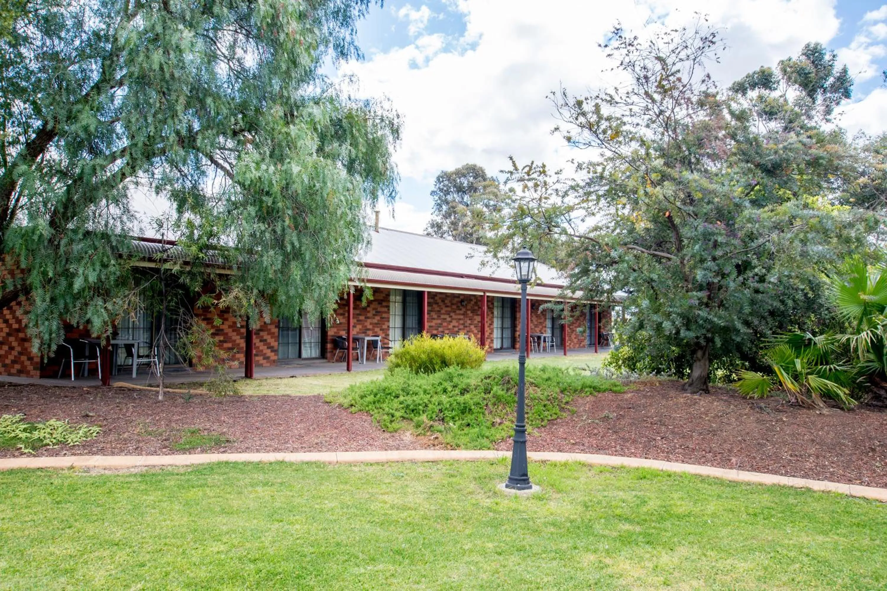 Sportslander Motor Inn