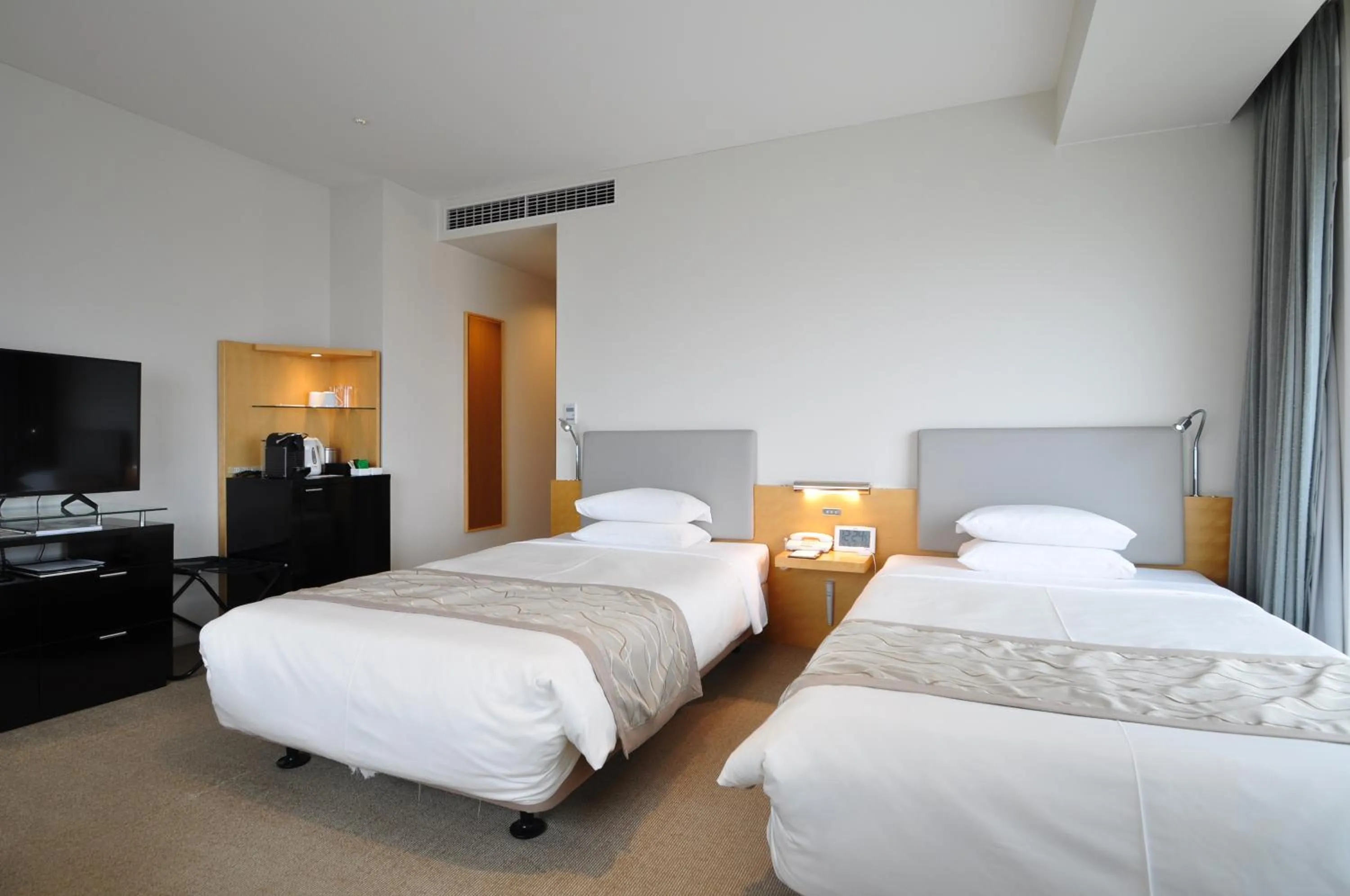 Photo of the whole room, Bed in Hotel Nikko Niigata