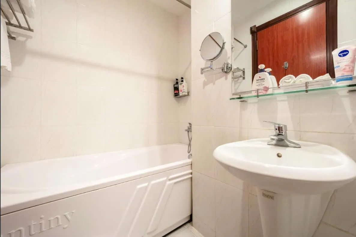 Shower in A25 Hotel - 30 An Dương